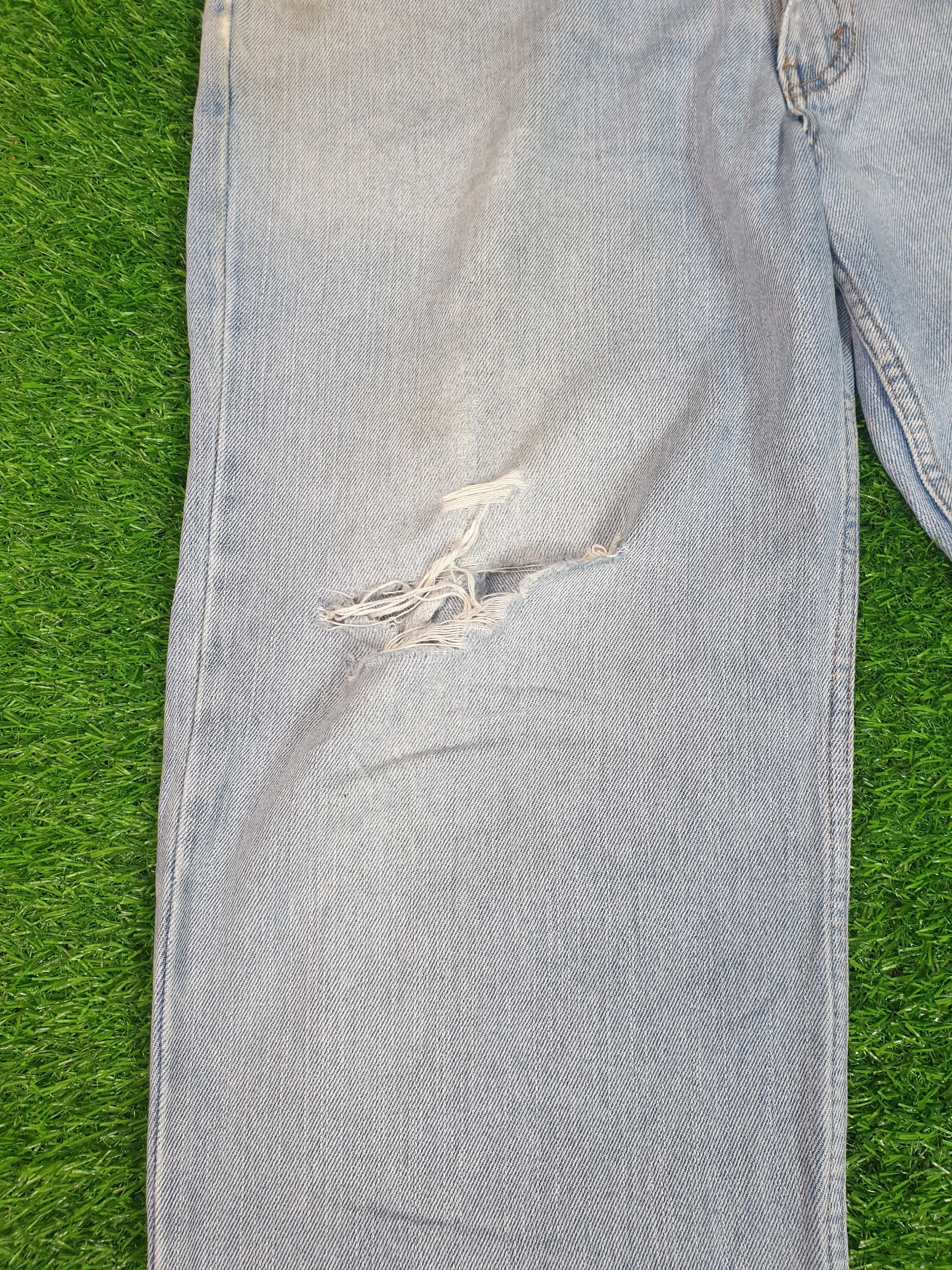 Levi's Vintage LEVIS 550 Sun Faded Distressed 37X30 Jeans L0095 Size US 37 - 3 Thumbnail