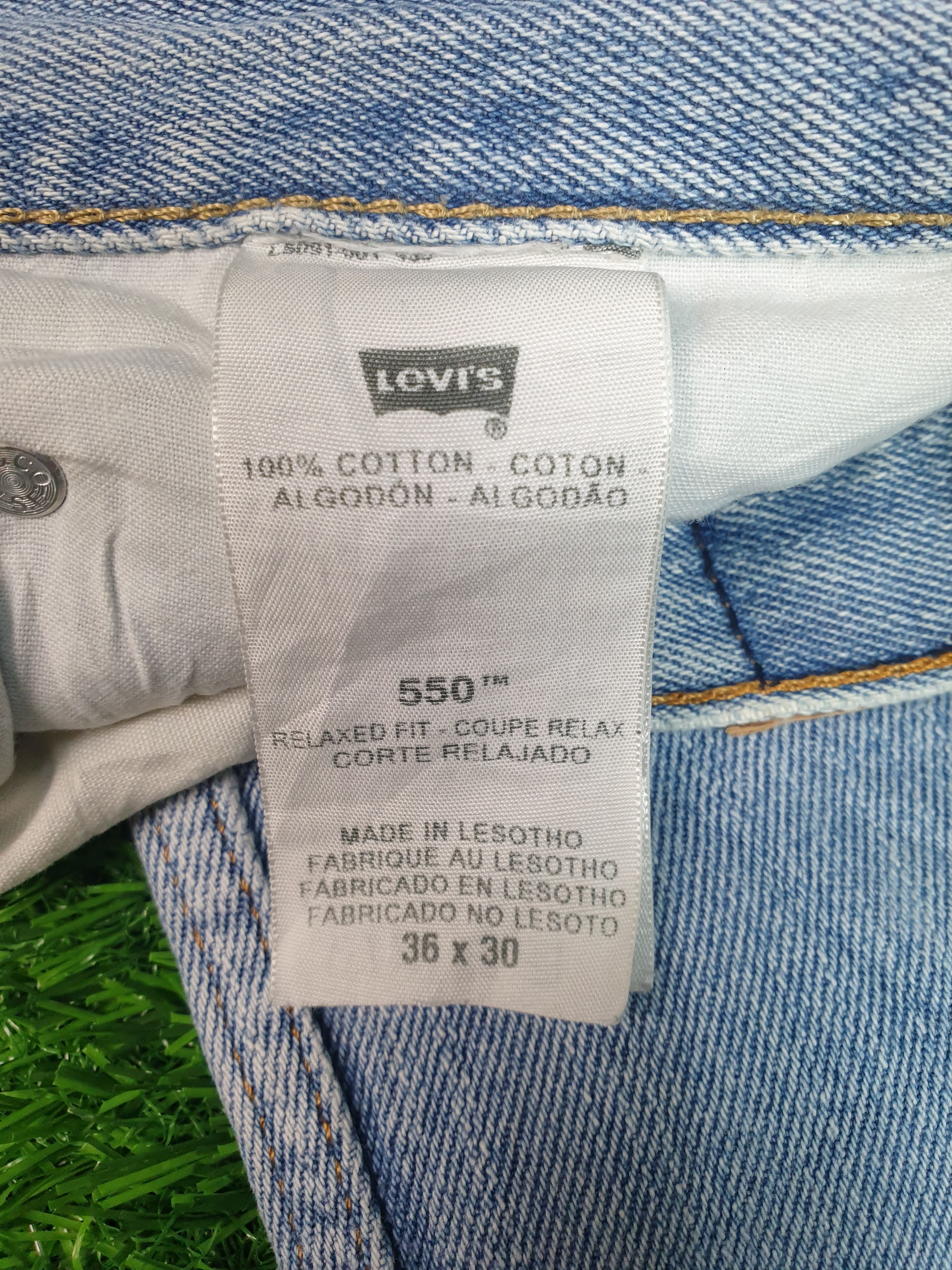Levi's Vintage LEVIS 550 Sun Faded Distressed 37X30 Jeans L0095 Size US 37 - 12 Thumbnail