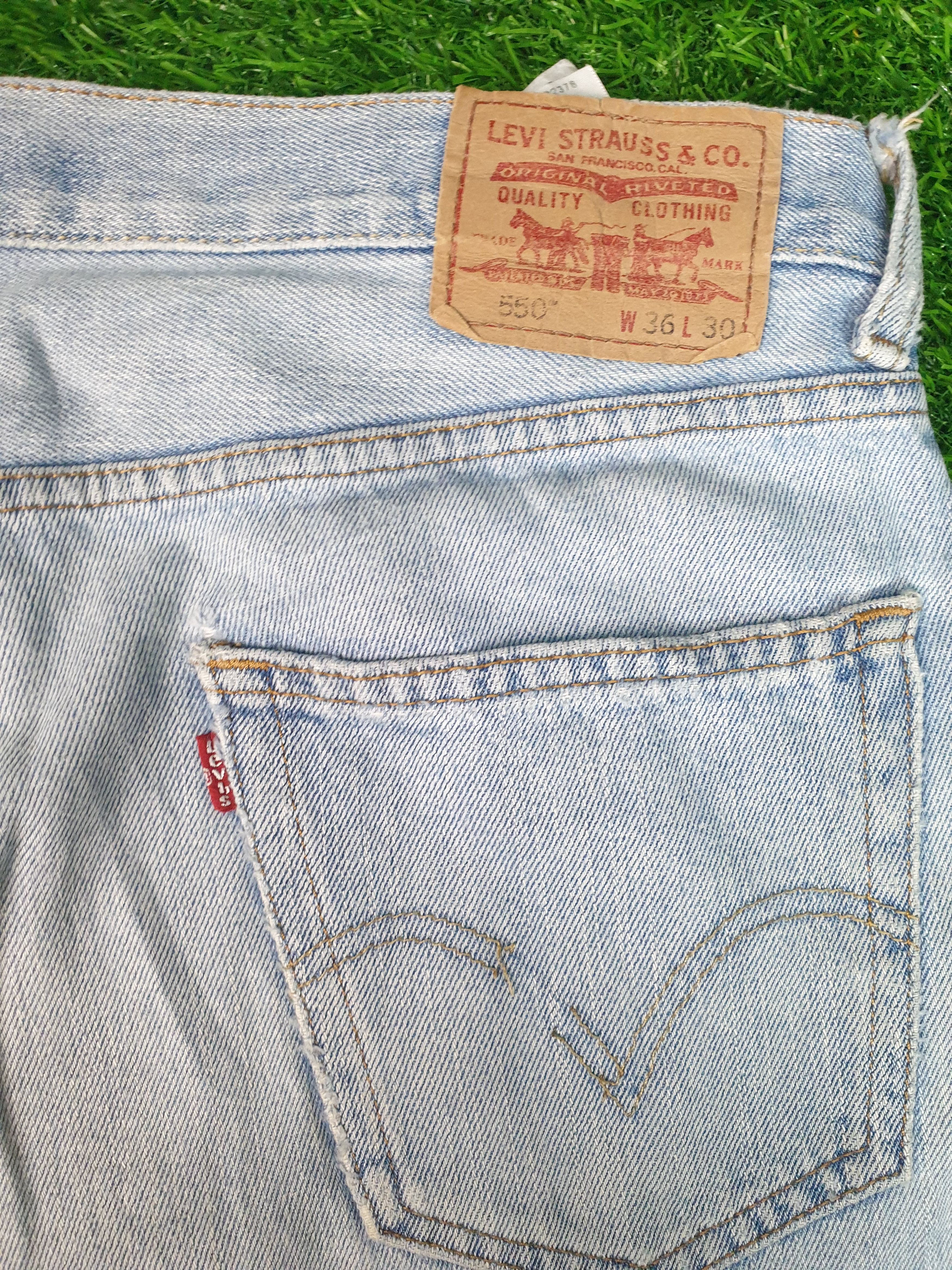 Levi's Vintage LEVIS 550 Sun Faded Distressed 37X30 Jeans L0095 Size US 37 - 9 Thumbnail