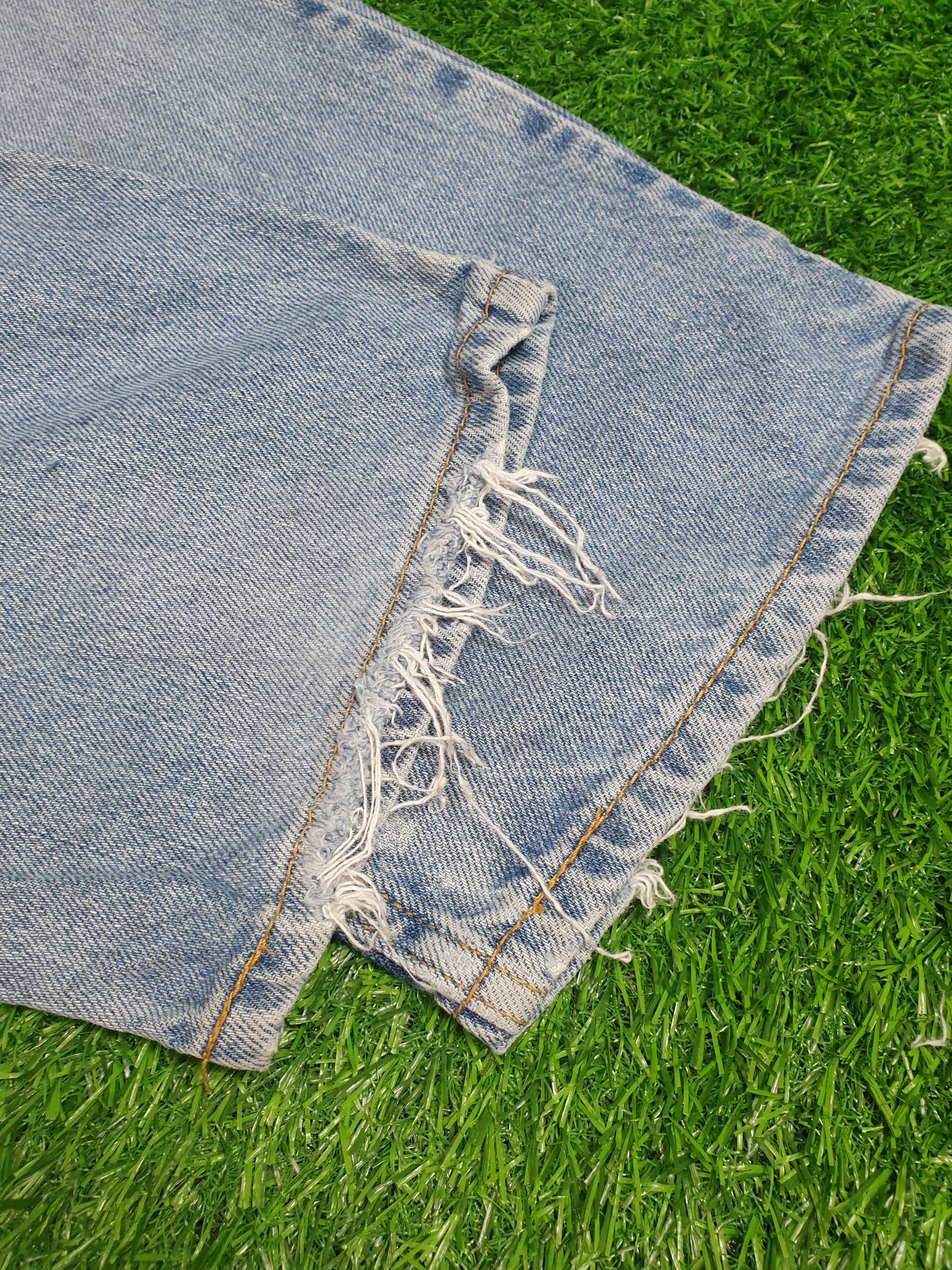 Levi's Vintage Clothing Vintage LEVIS 550 Sun Faded Distressed 34X32 Jeans L0104 Size US 34 / EU 50 - 6 Thumbnail