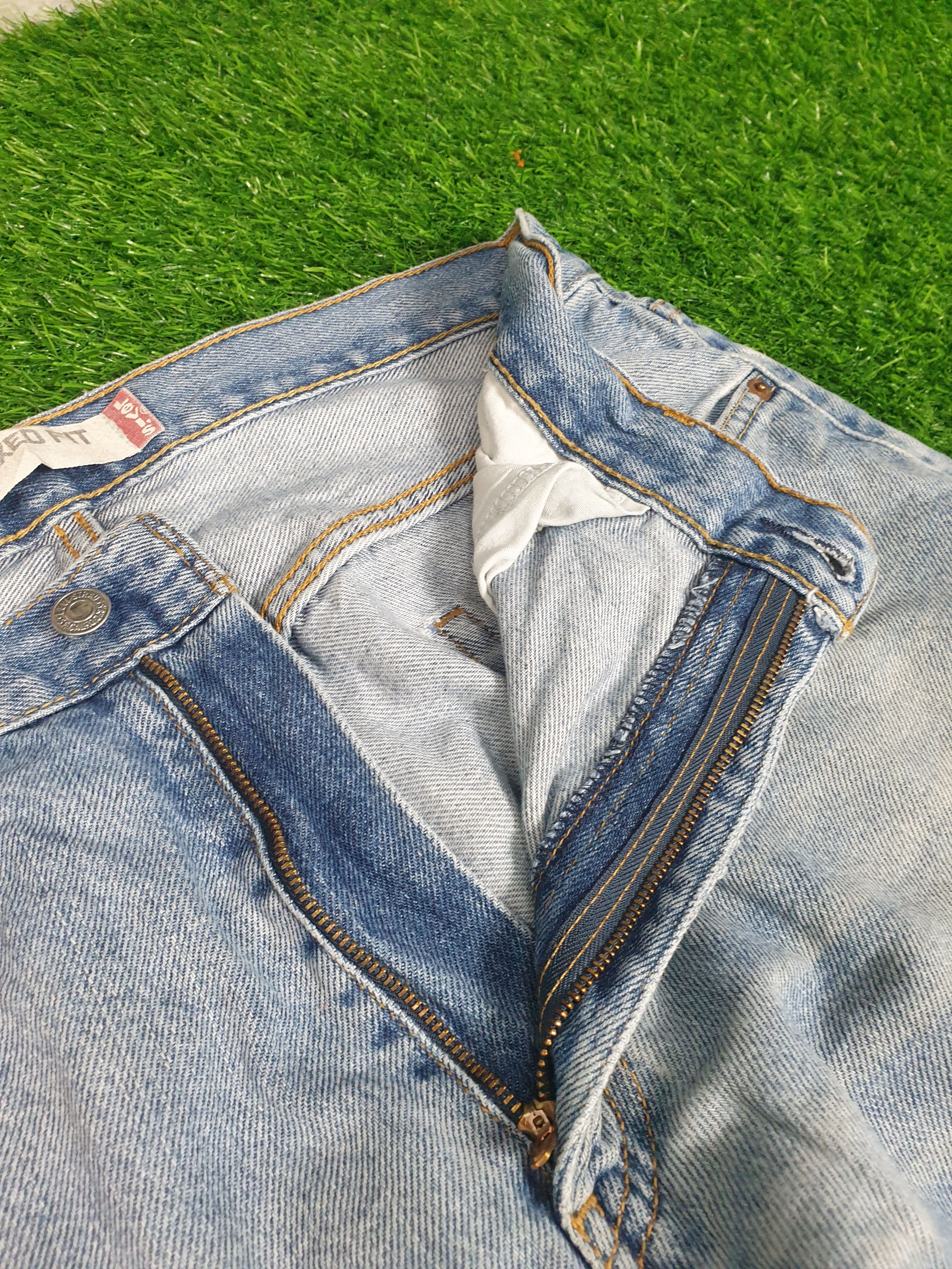 Levi's Vintage Clothing Vintage LEVIS 550 Sun Faded Distressed 34X32 Jeans L0104 Size US 34 / EU 50 - 7 Thumbnail