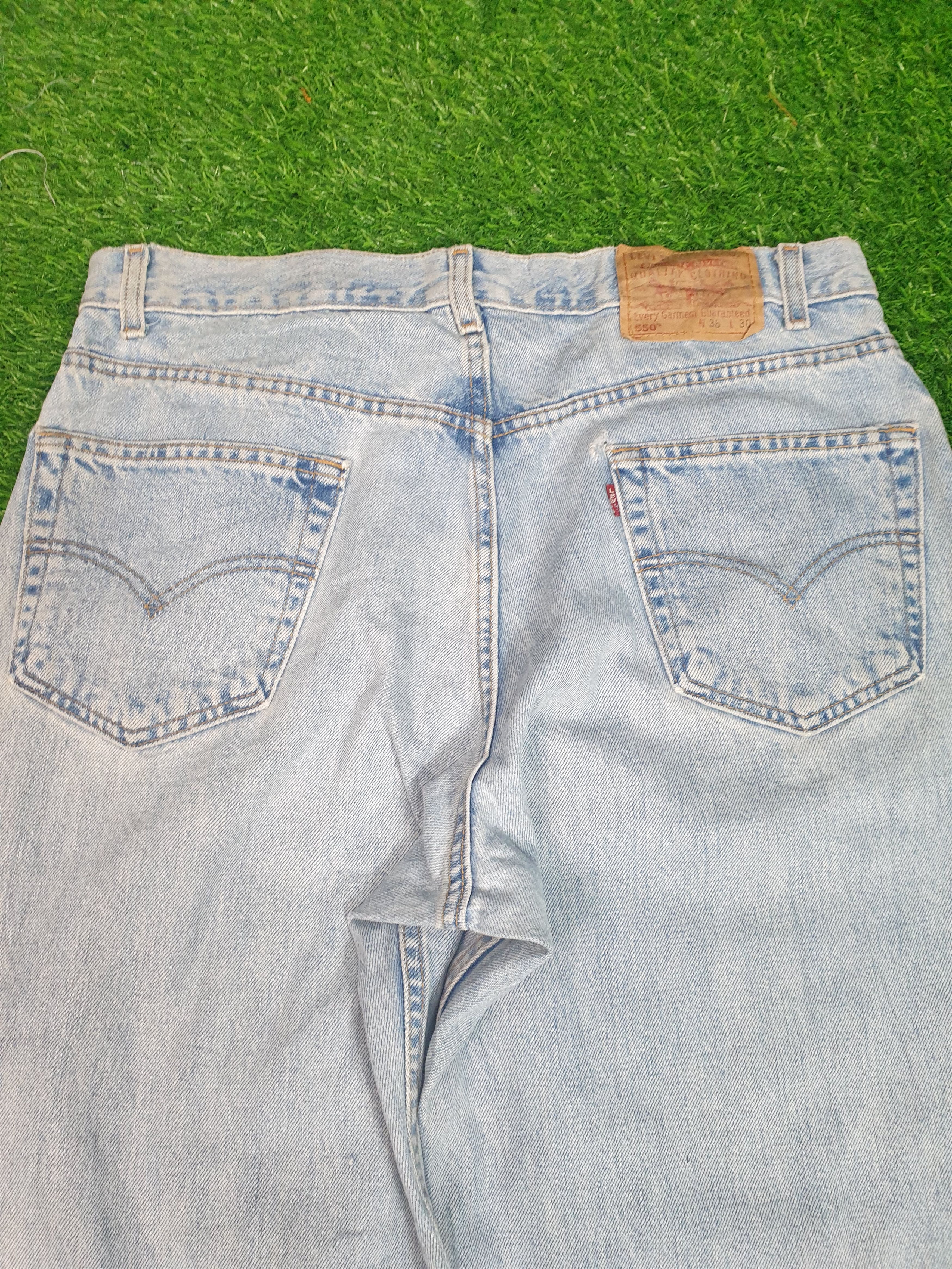Levi's Vintage LEVIS 550 Sun Faded Size 36X30 Jeans L0083 Size US 36 / EU 52 - 7 Thumbnail
