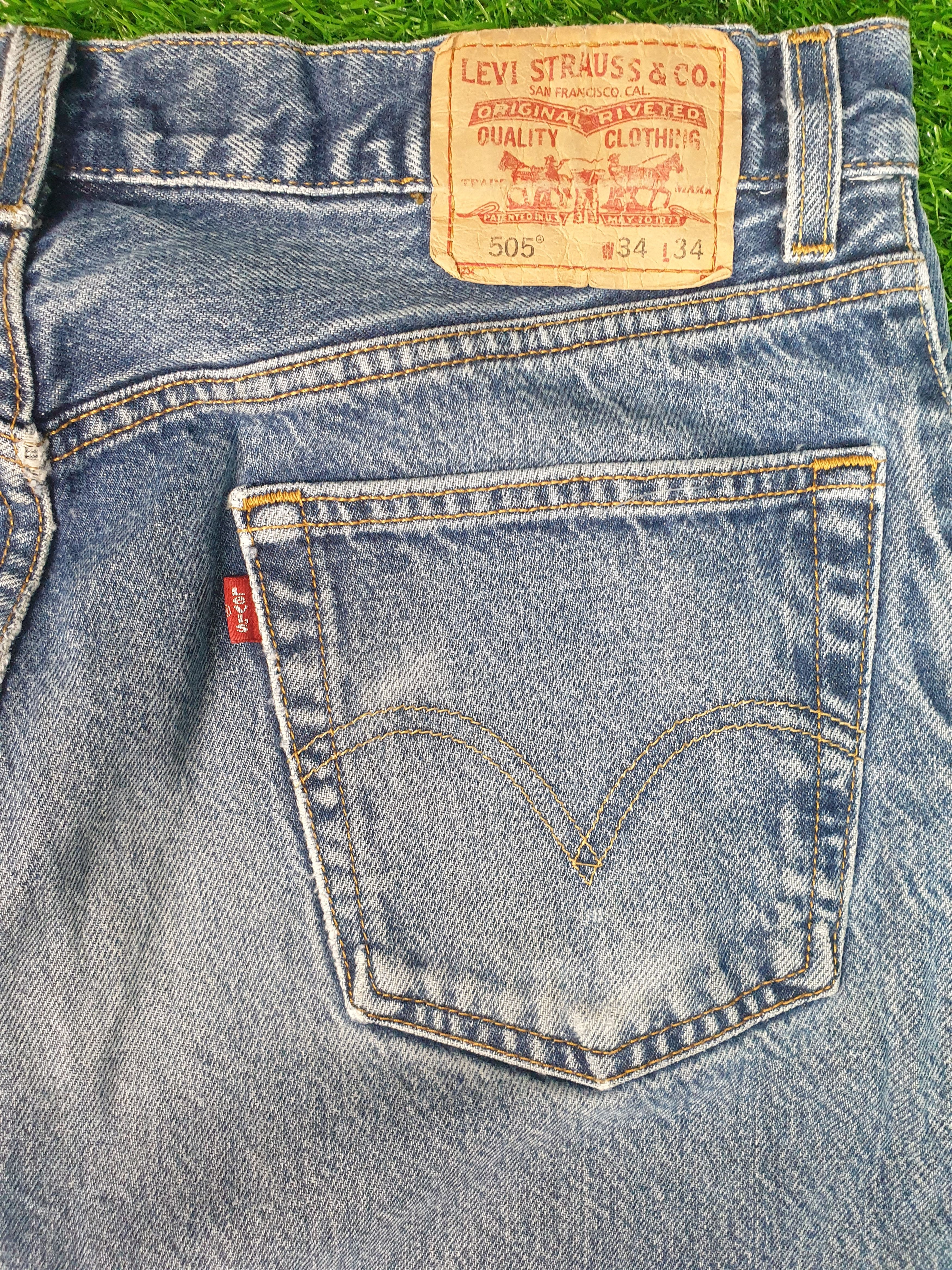 Levi's Vintage LEVIS 505 Sun Faded Stone Wash 33X34 Jeans L0110 Size US 33 - 7 Thumbnail