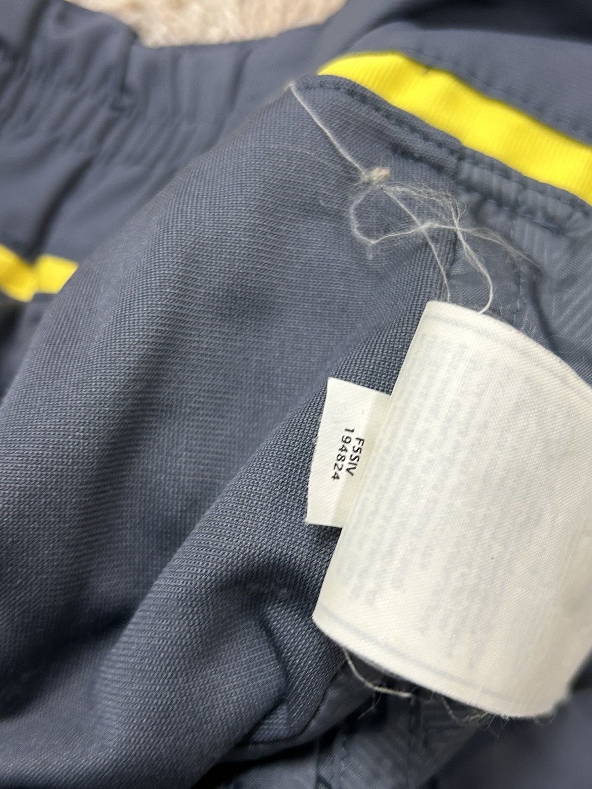 Nike 00s Vintage Nike ACG 2005 Ski Pants In Yellow/Gray Size US 32 / EU 48 - 17 Thumbnail