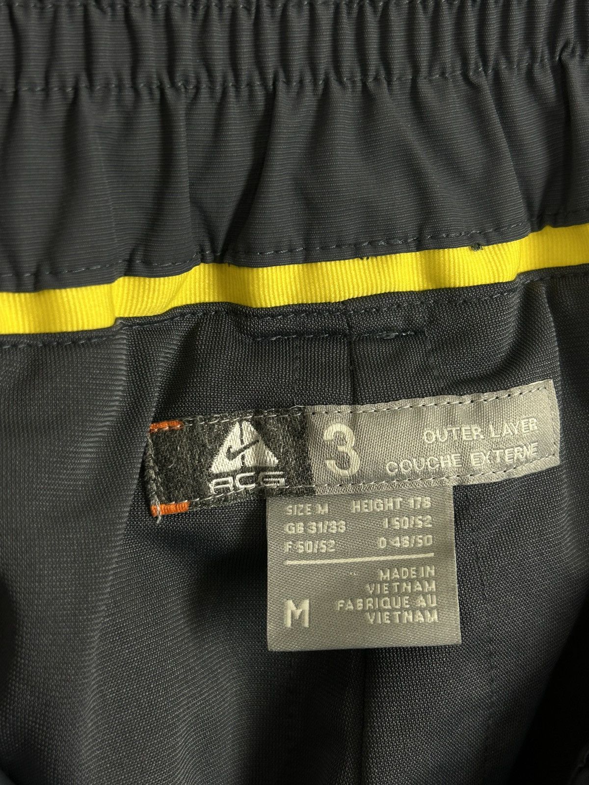 Nike 00s Vintage Nike ACG 2005 Ski Pants In Yellow/Gray Size US 32 / EU 48 - 16 Thumbnail