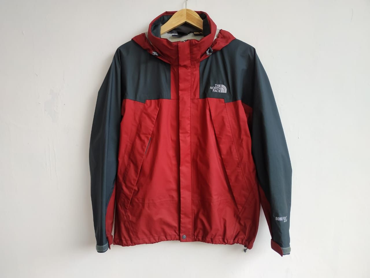 Goretex Fit S to M, The North Face Goretex Jacket Size US M / EU 48-50 / 2 - 1 Thumbnail
