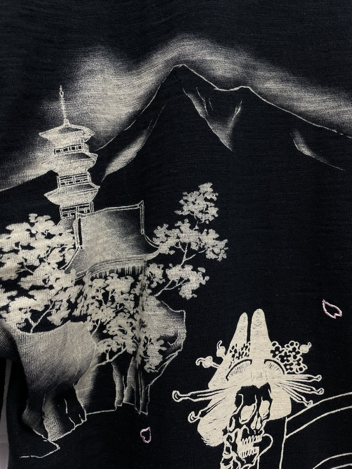Skullcandy 🔥FYE Vintage Scandal GEISHA SKULL IN KIMONO Sukajan T-Shirt Size US M / EU 48-50 / 2 - 4 Thumbnail