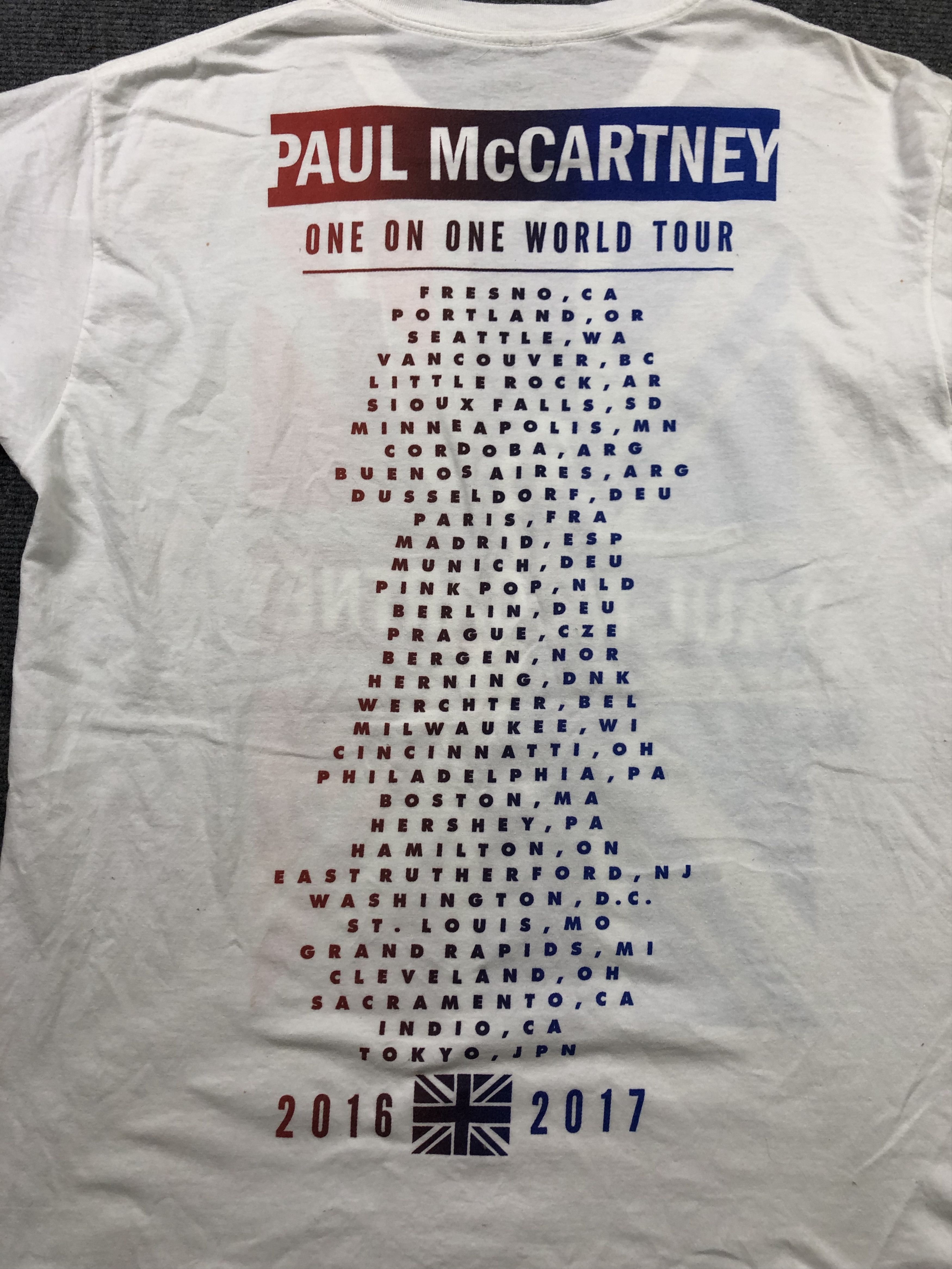 Band Tees Paul Mc Cartney TShirt Size US XL / EU 56 / 4 - 5 Thumbnail