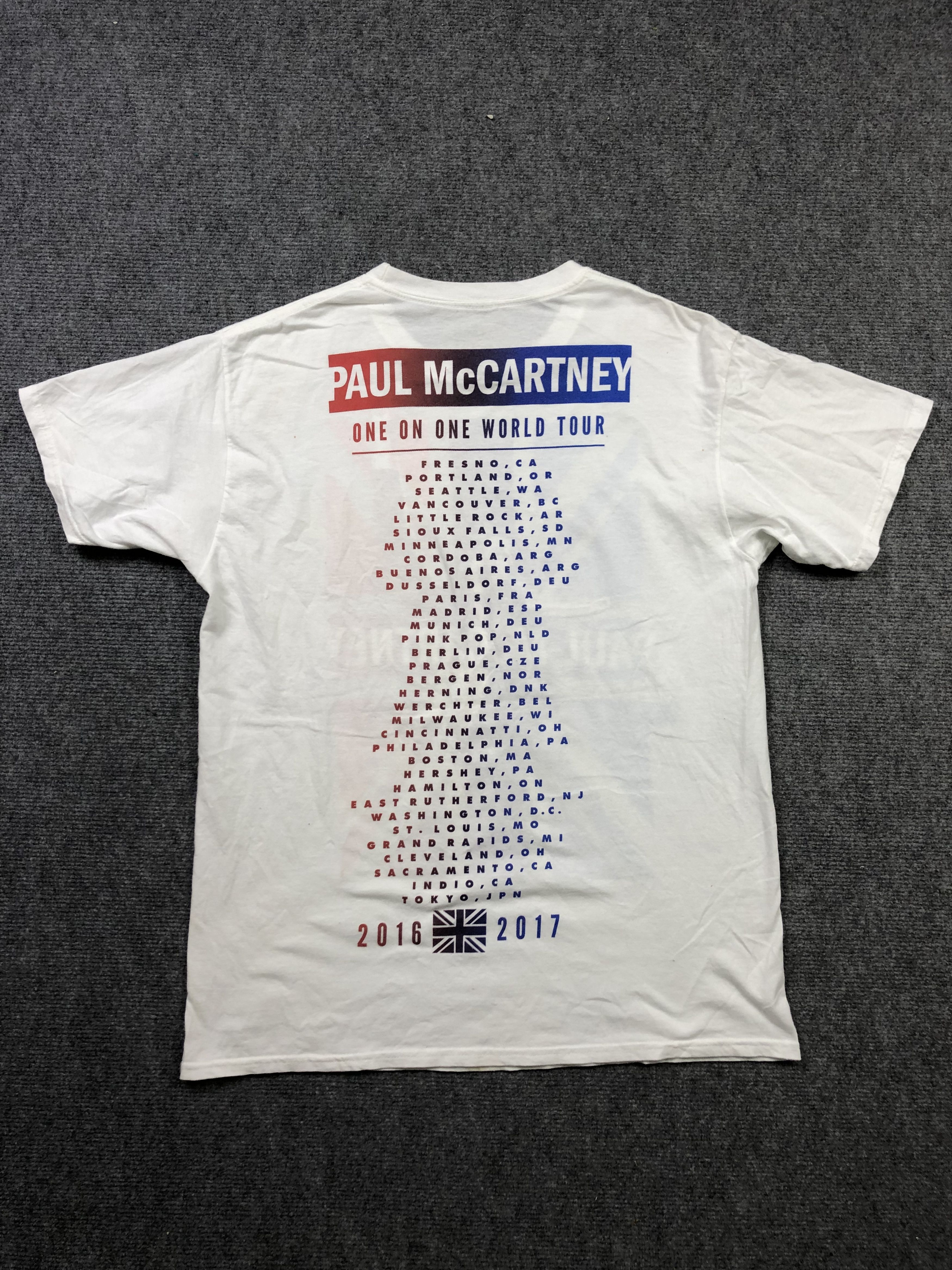Band Tees Paul Mc Cartney TShirt Size US XL / EU 56 / 4 - 6 Thumbnail