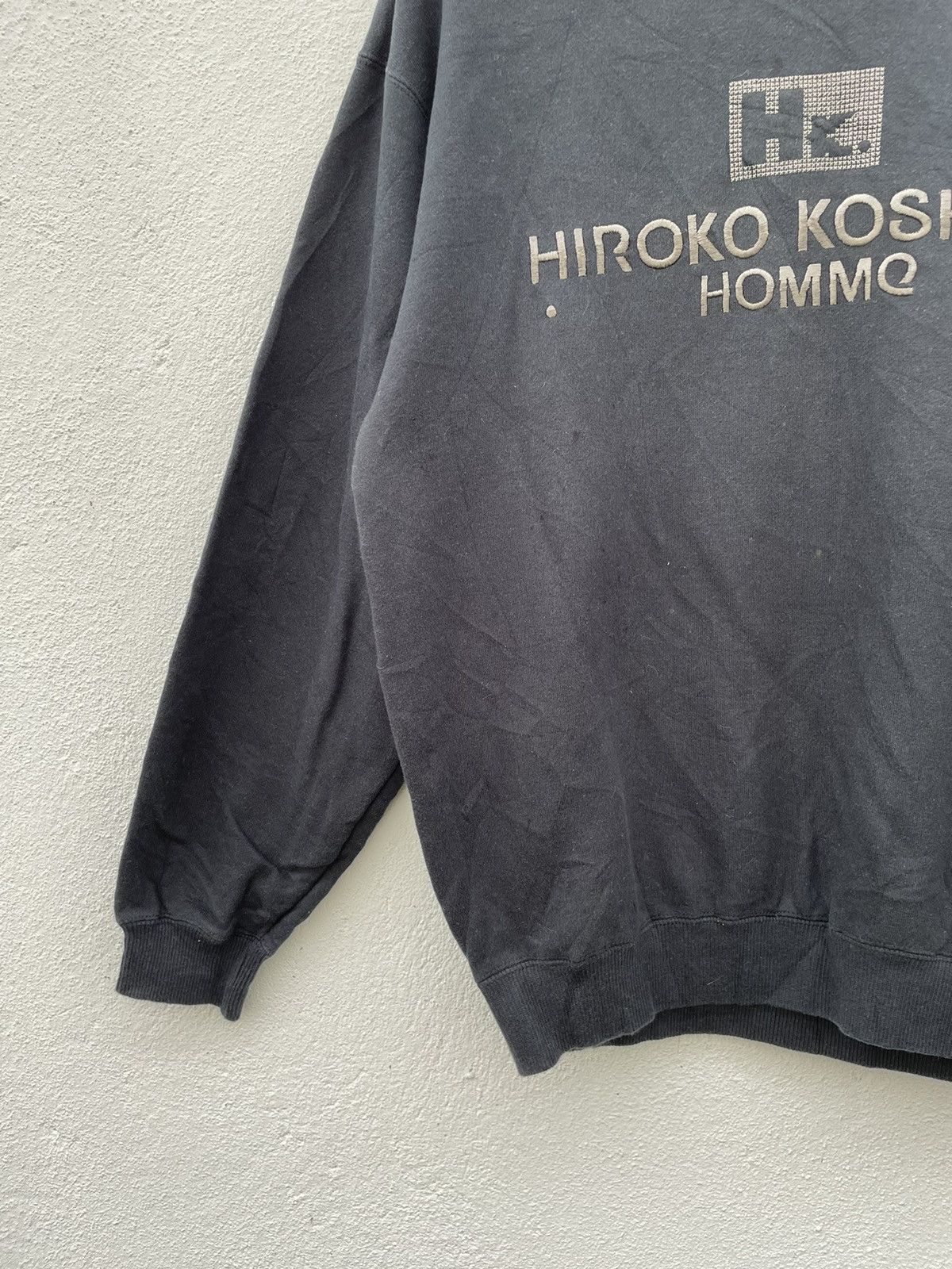 Hiroko Koshino Homme × Japanese Brand Vintage Hiroko Koshino Homme Embroidered Logo Sweatshirt Size US S / EU 44-46 / 1 - 3 Thumbnail