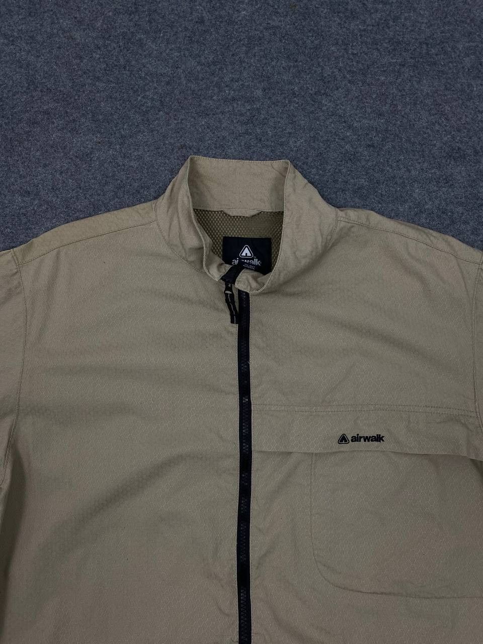 Airwalk vintage airwalk short sleeves jacket nice design Size US L / EU 52-54 / 3 - 2 Thumbnail