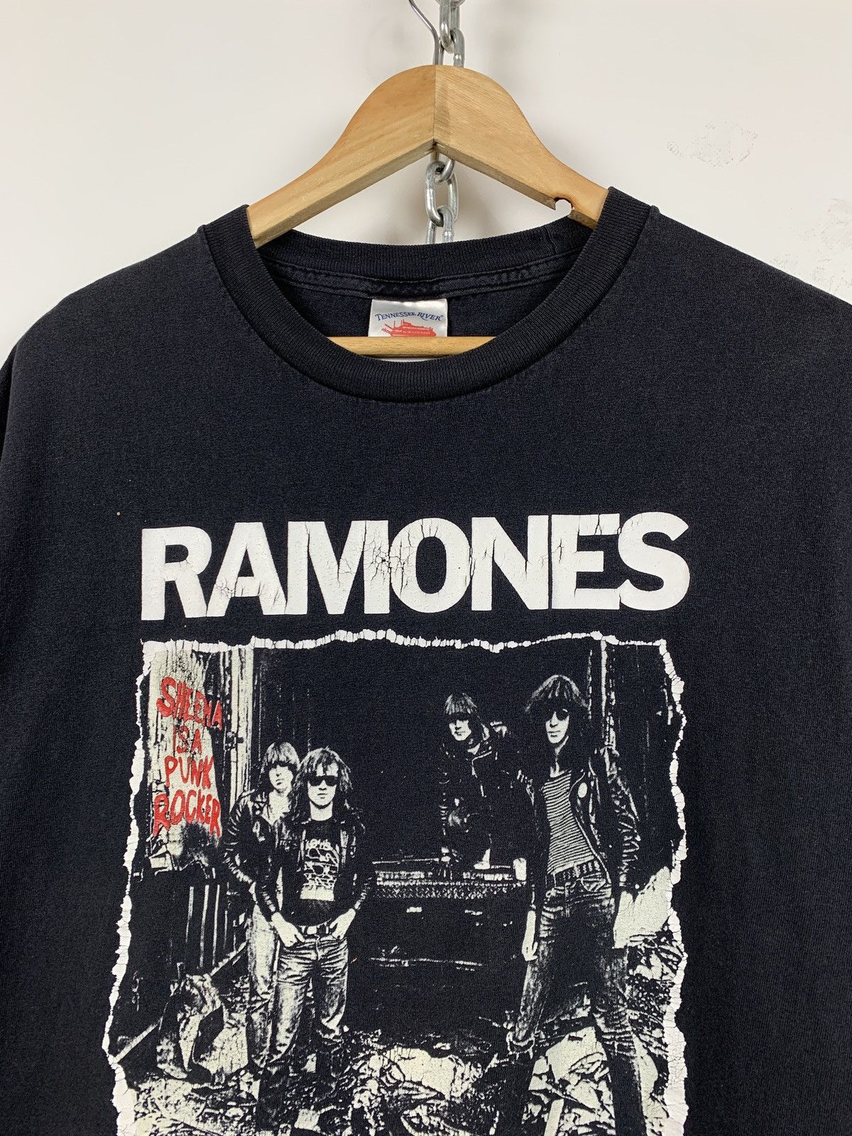 Band Tees 00s Vintage Ramones Sheena Is Punk Rocker T-Shirt Size US L / EU 52-54 / 3 - 4 Thumbnail