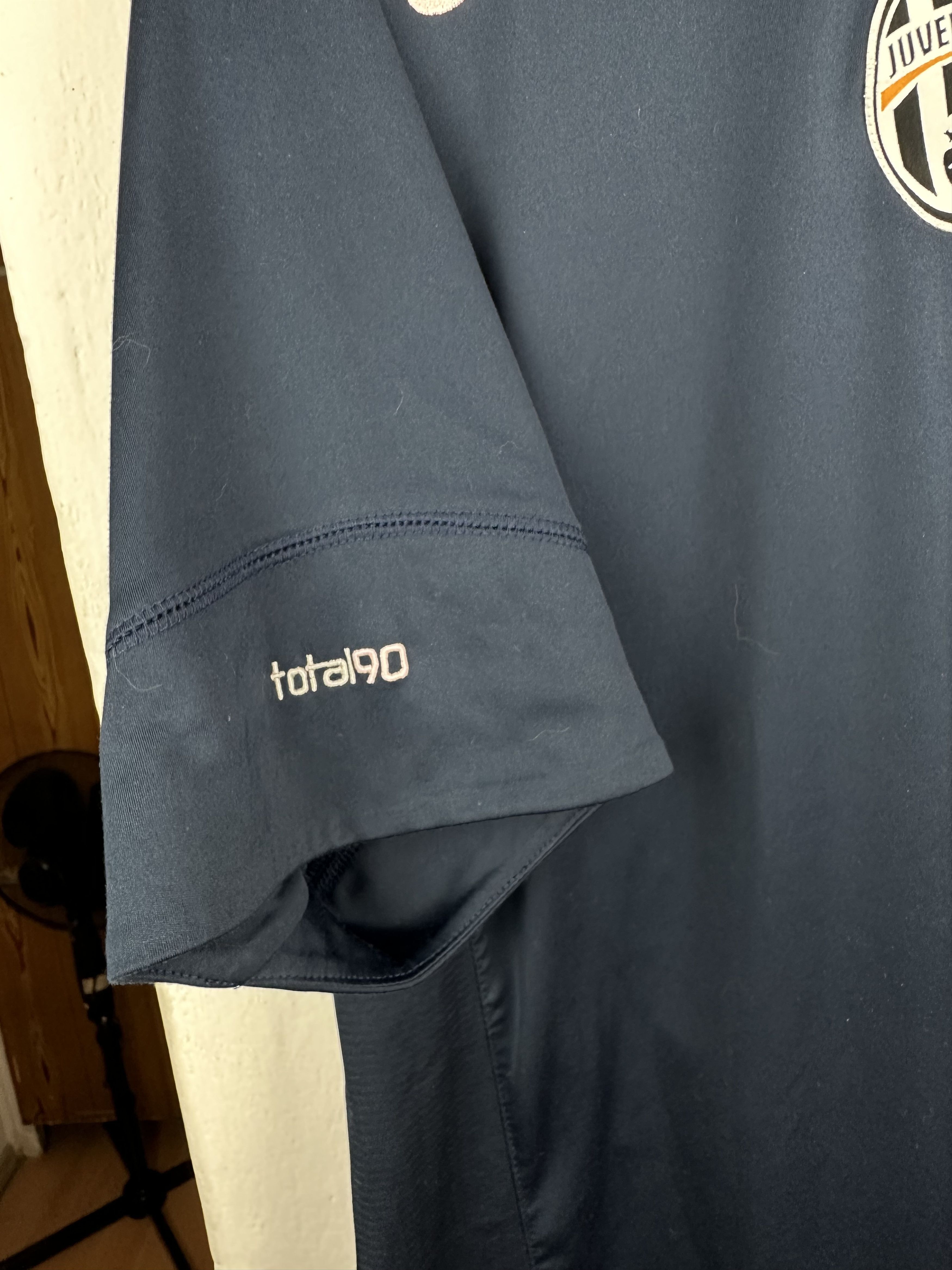 Nike Vintage Nike Total 90 Juventus Football Shirt Tee Y2K Hype Size US L / EU 52-54 / 3 - 4 Thumbnail