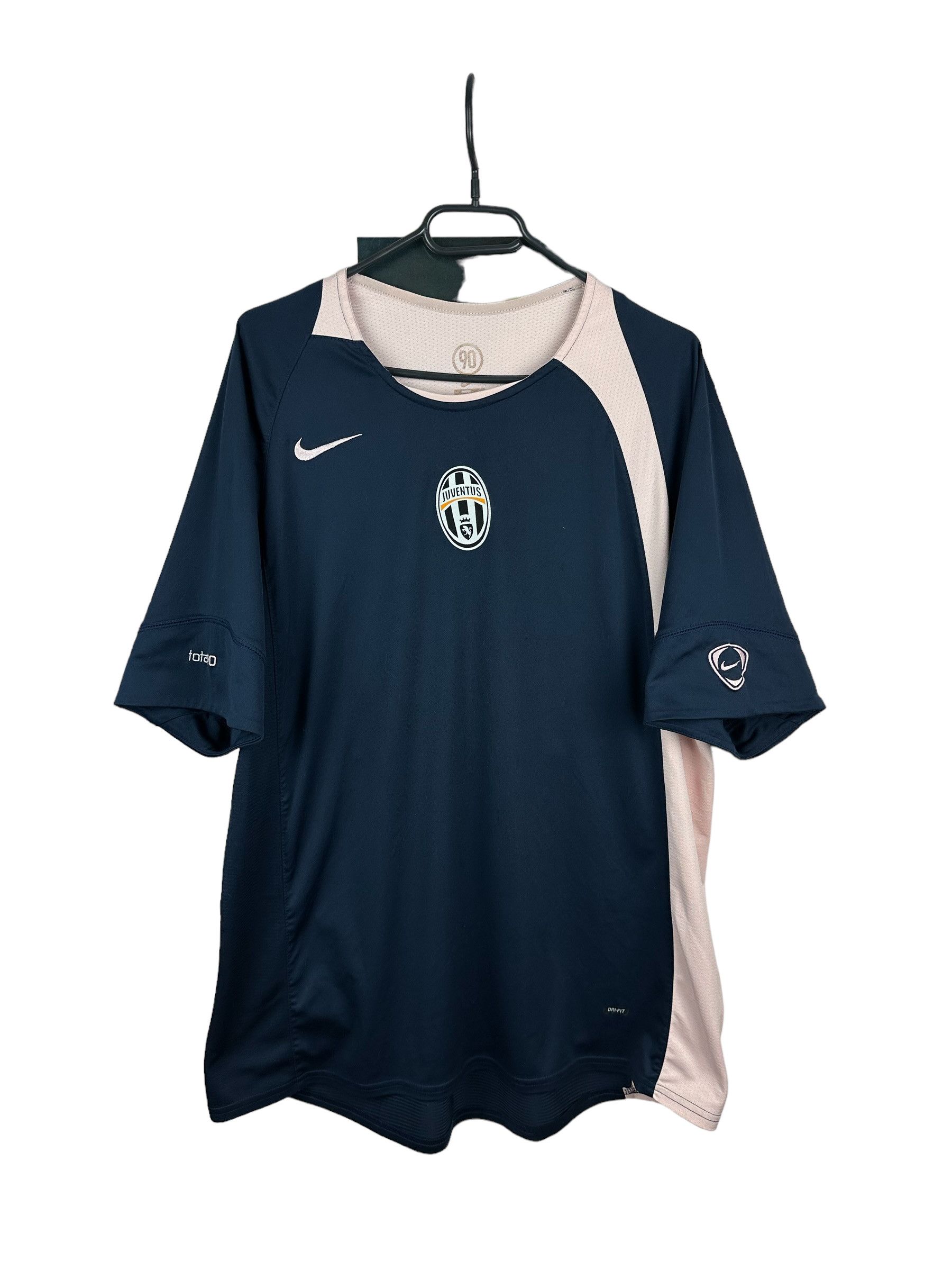 Nike Vintage Nike Total 90 Juventus Football Shirt Tee Y2K Hype Size US L / EU 52-54 / 3 - 1 Thumbnail