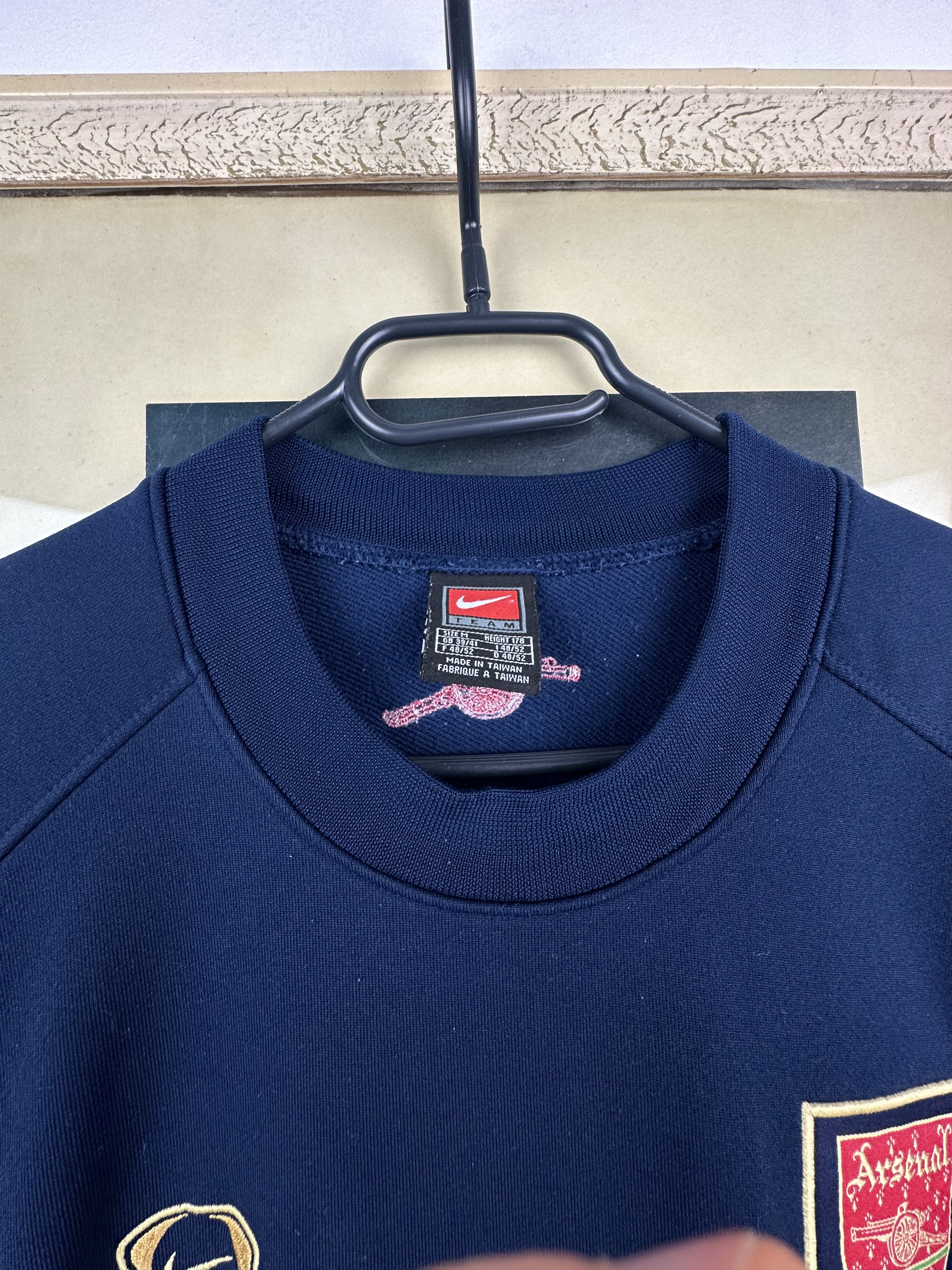 Nike Vintage Nike Arsenal London Sweatshirt Football Rare Y2K Size US M / EU 48-50 / 2 - 3 Thumbnail
