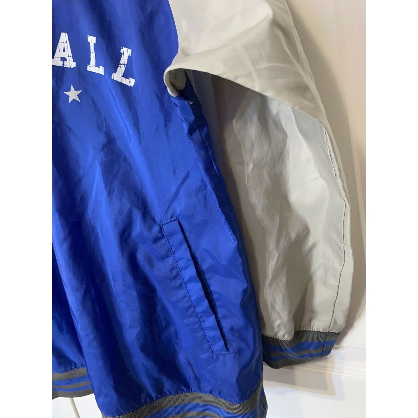 Nike VTG 90s Nike Youth V Neck Windbreaker Youth Pullover Blue Size US M / EU 48-50 / 2 - 4 Thumbnail