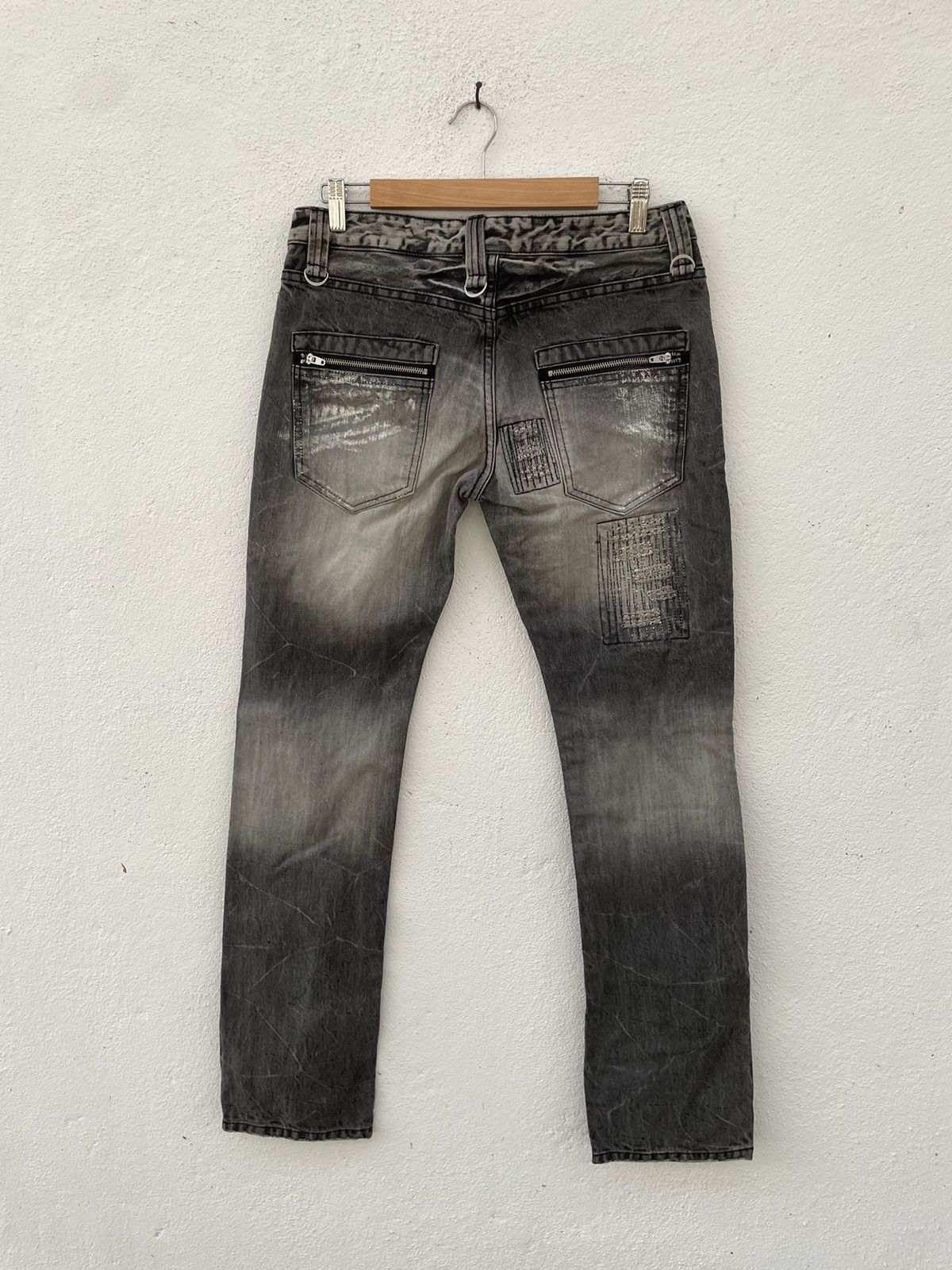 Japanese Brand Place Plan Red Label Zippers Stains Jeans Size US 31 - 9 Thumbnail