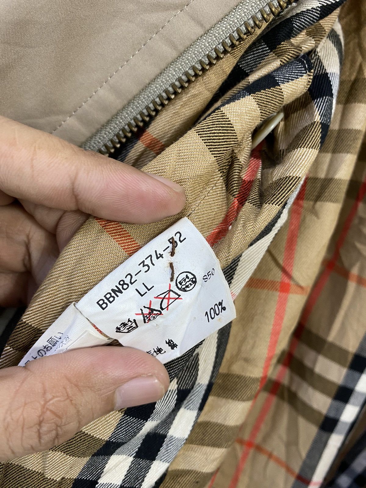 Burberry Vintage Burberry Parka Nova Checked Inner Puffer Nice Design Size US L / EU 52-54 / 3 - 10 Thumbnail