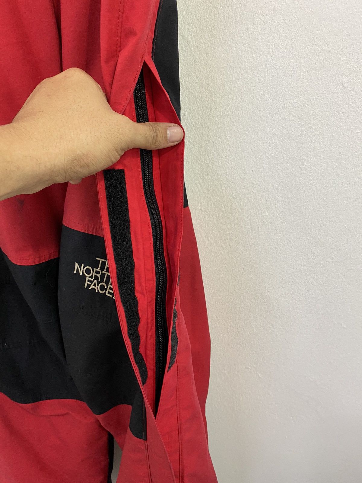 Goretex The North Face Ski Pants Red Black Color Design Size US 34 / EU 50 - 6 Thumbnail