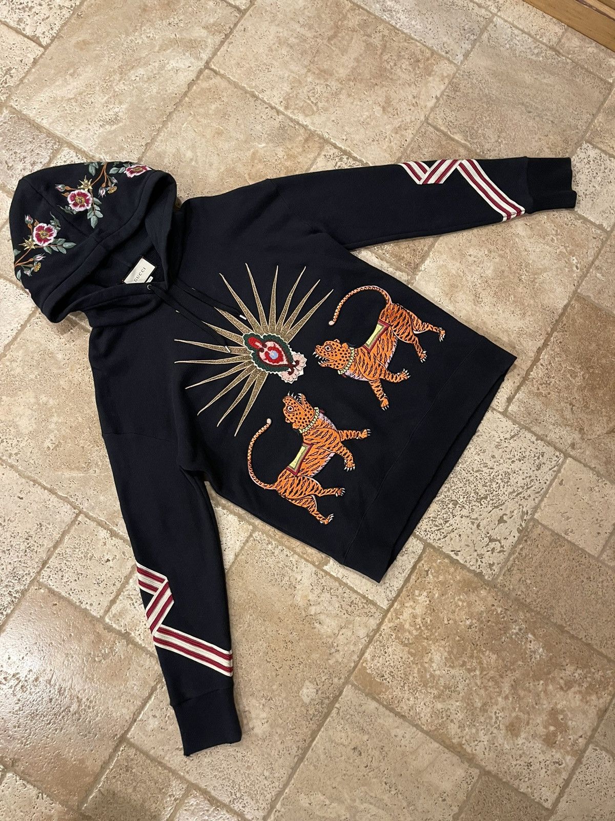 Gucci Gucci 2017 Embroidered Floral Tiger Black Hoodie RARE Size US XL / EU 56 / 4 - 4 Thumbnail