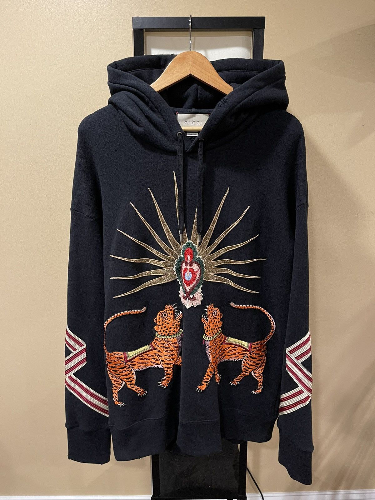 Gucci Gucci 2017 Embroidered Floral Tiger Black Hoodie RARE Size US XL / EU 56 / 4 - 2 Thumbnail