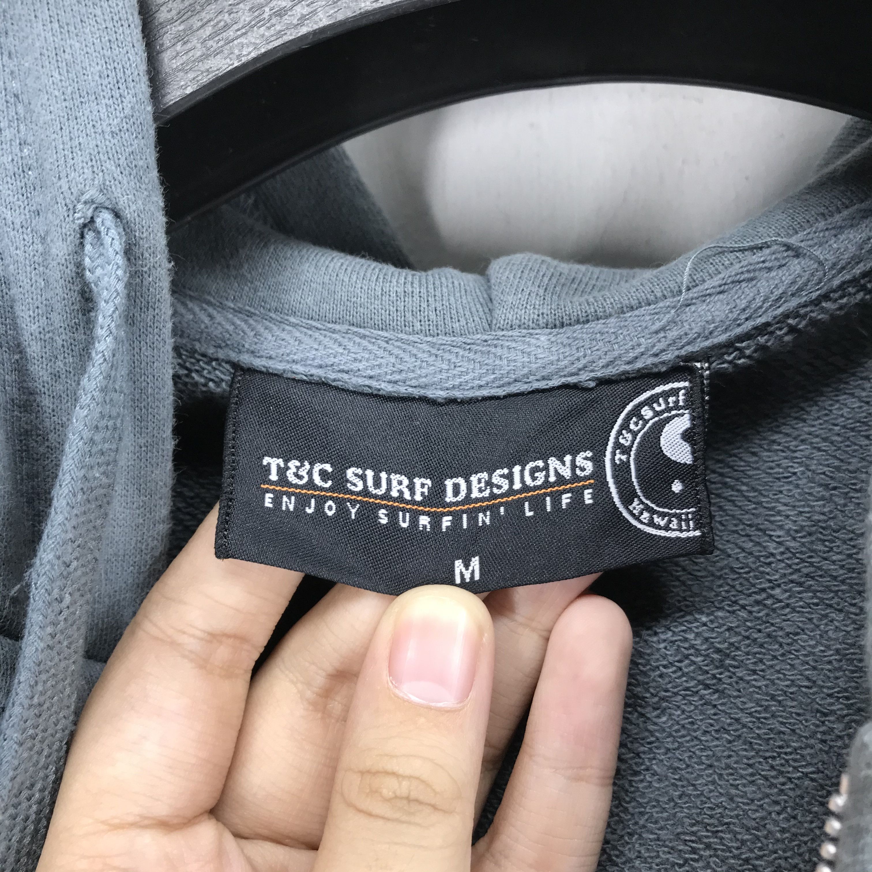 Vintage T&C Surf Design Hawaii Tai Chi Big Logo Hoodies #2605-103 Size US M / EU 48-50 / 2 - 9 Thumbnail