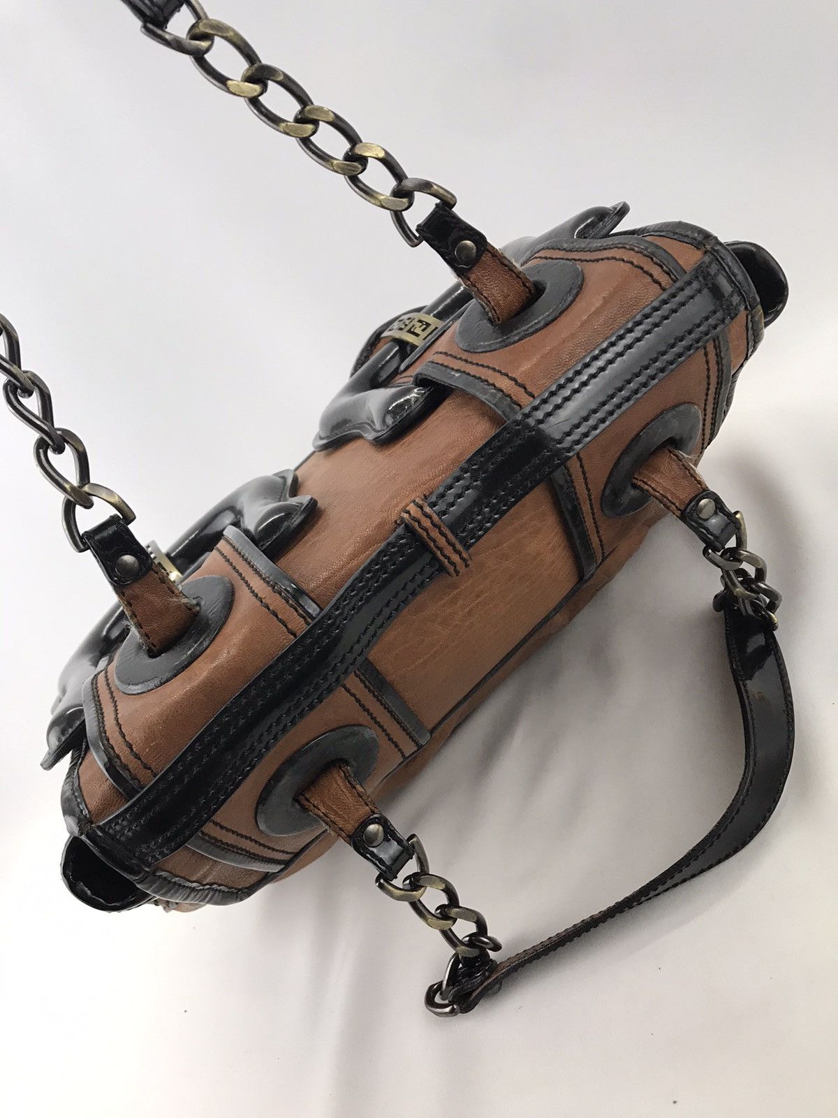 Fendi ❌Last Drop❌ Auth Fendi Vernice Nappa Tobacco Shoulderbag Size ONE SIZE - 16 Thumbnail