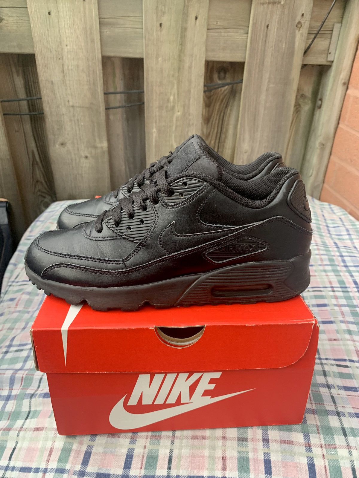 Nike Air Max 90 Triple Black Size US 7 / EU 40 - 8 Thumbnail