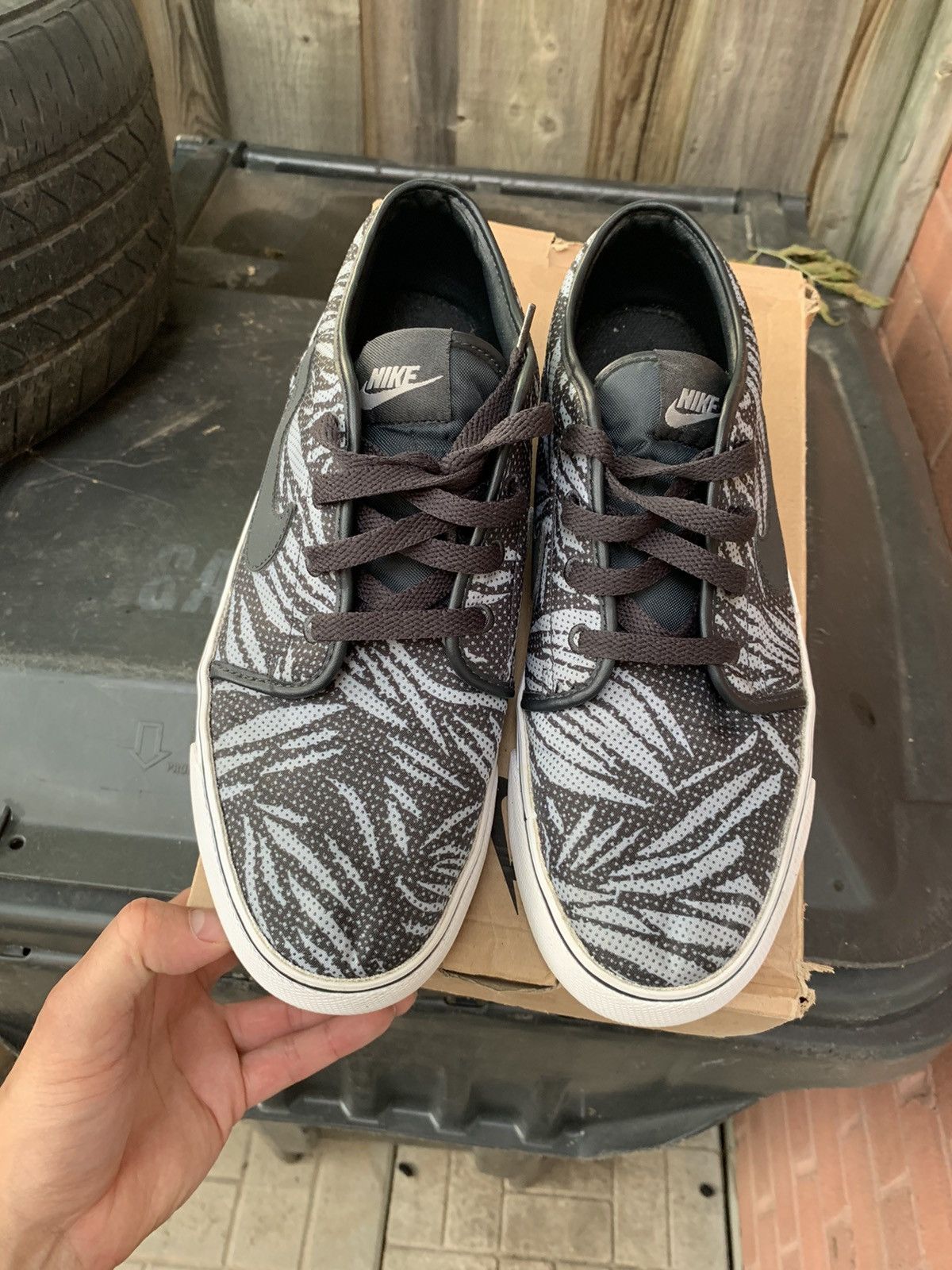 Nike Nike Toki Low TXT Print skateboarding Size US 10 / EU 43 - 2 Thumbnail