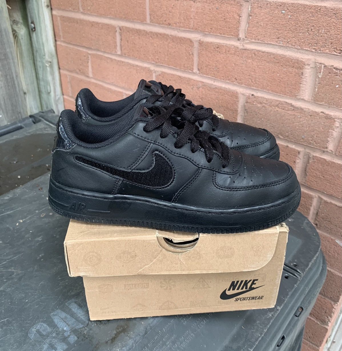 Nike Air Force One Low LV8 BG Black Size US 5.5 / EU 38 - 1 Thumbnail