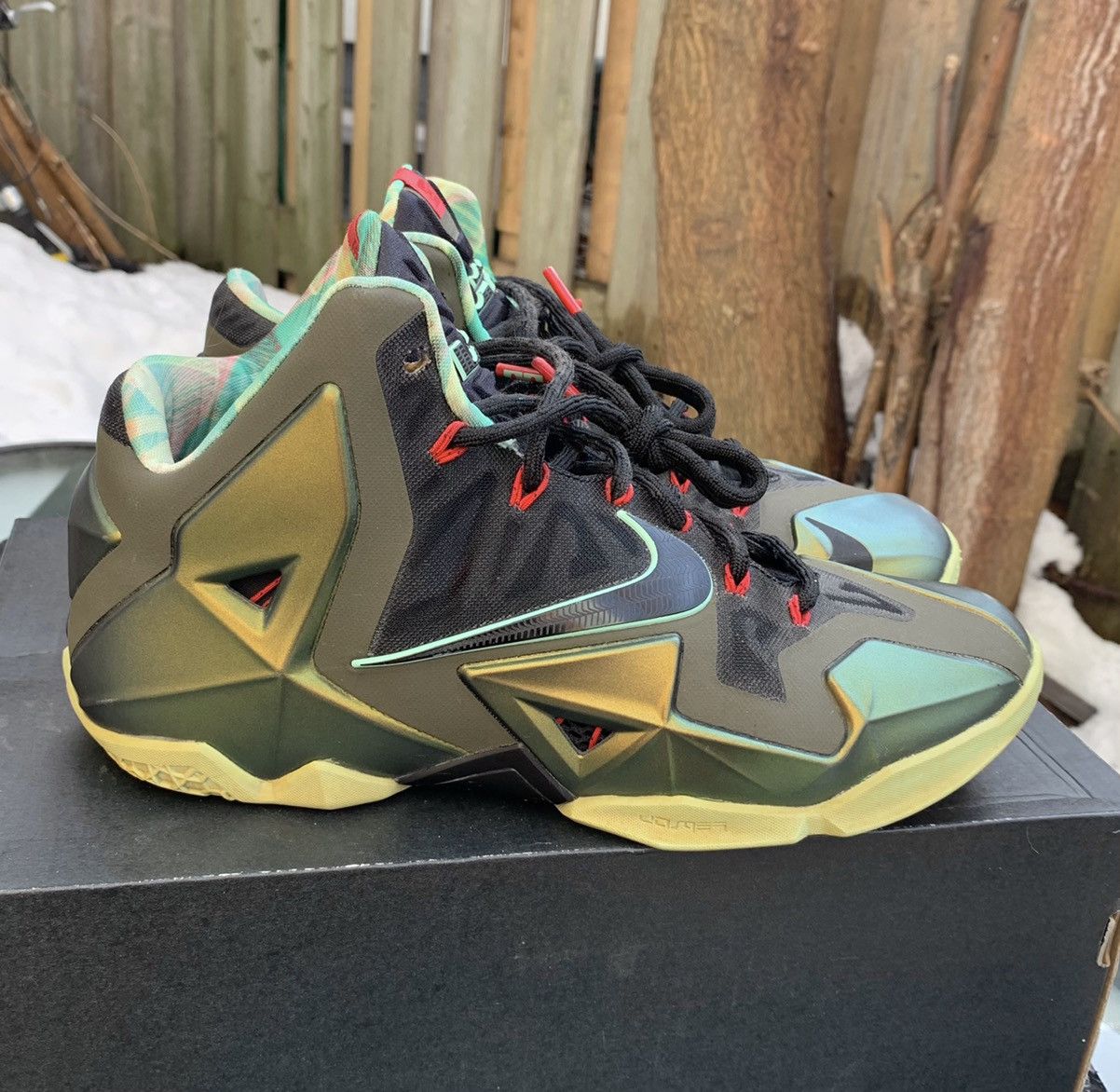 Nike LeBron 11 Kings Pride 2013 Size US 8.5 / EU 41-42 - 1 Thumbnail