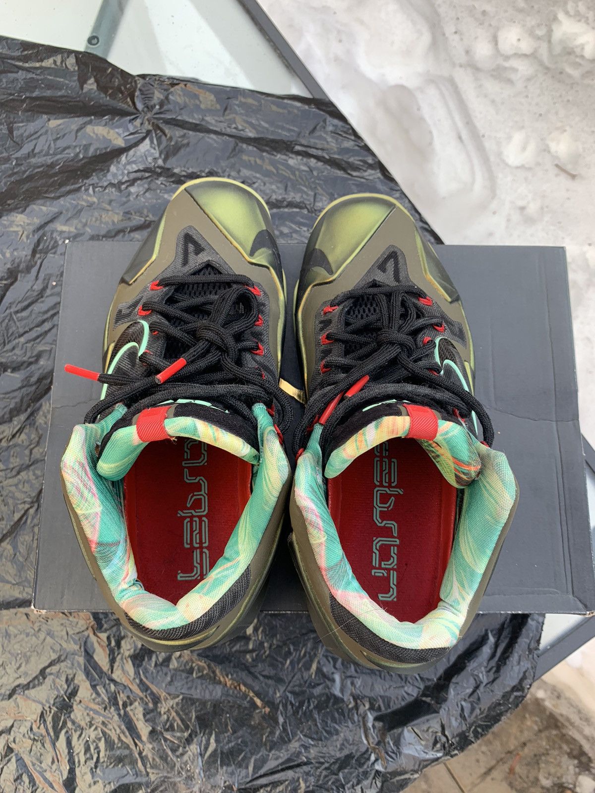 Nike LeBron 11 Kings Pride 2013 Size US 8.5 / EU 41-42 - 3 Thumbnail