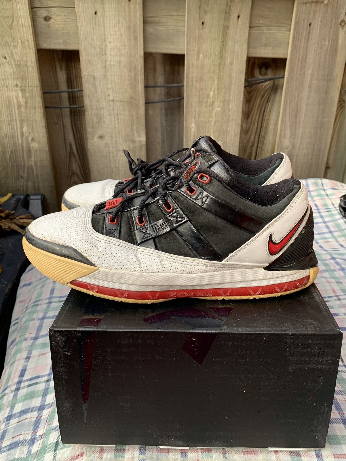 Nike Nike Zoom Lebron 3 Low Varsity Red 2006 Size US 9 / EU 42 - 7 Thumbnail
