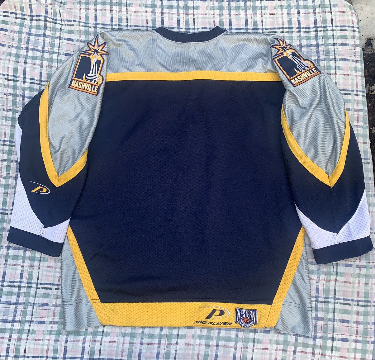 NHL Vintage CCM Nashville Predators NHL Jersey Size US XS / EU 42 / 0 - 2 Thumbnail