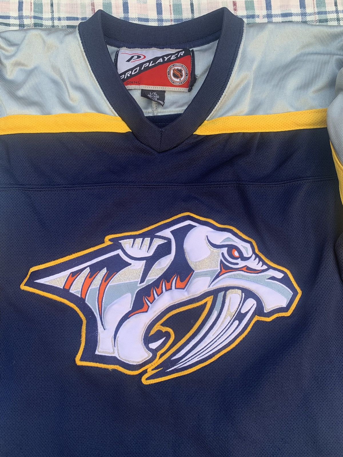 NHL Vintage CCM Nashville Predators NHL Jersey Size US XS / EU 42 / 0 - 3 Thumbnail