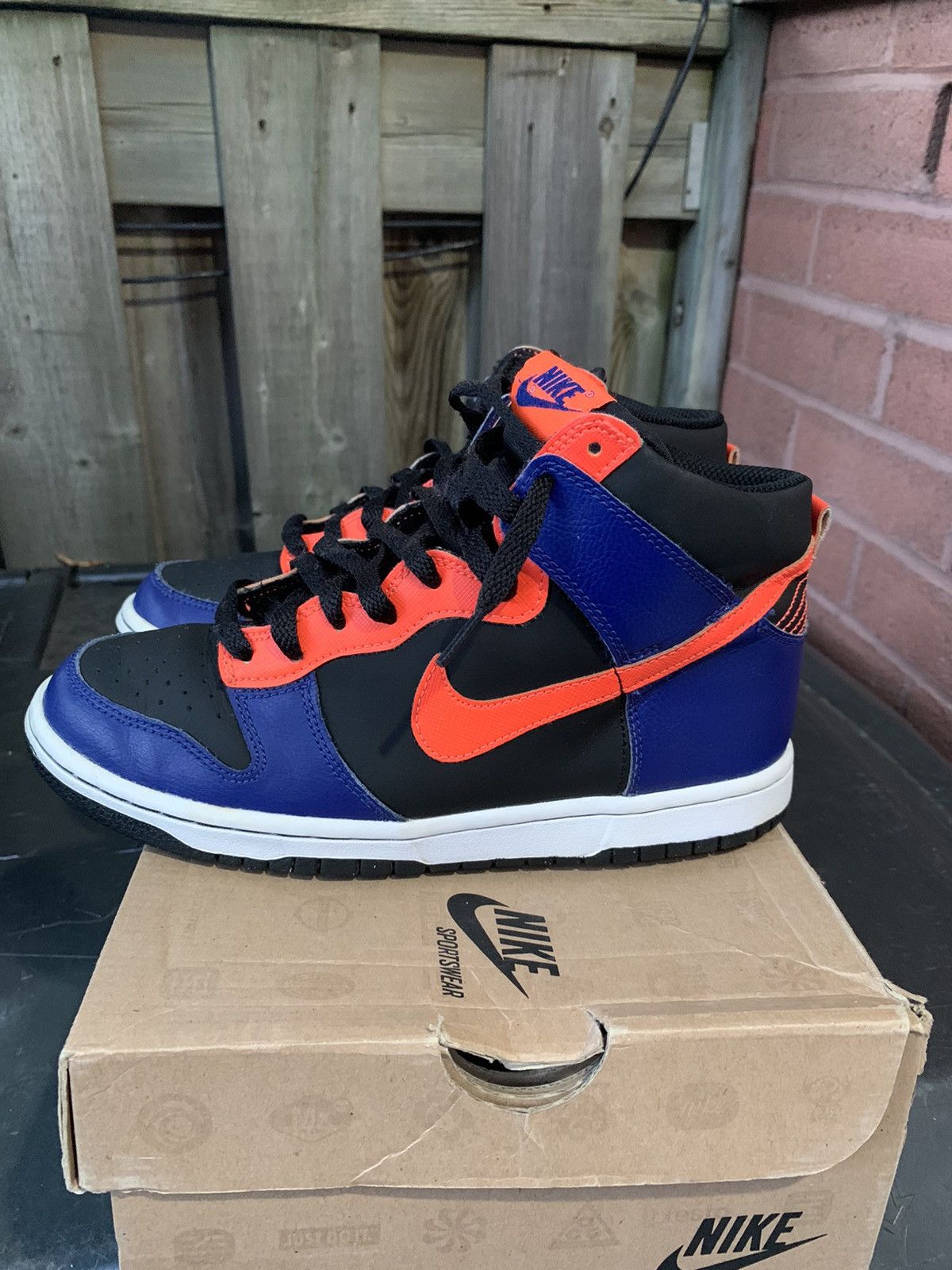 Nike Dunk High Knicks 2012 Size US 5.5 / EU 38 - 2 Thumbnail