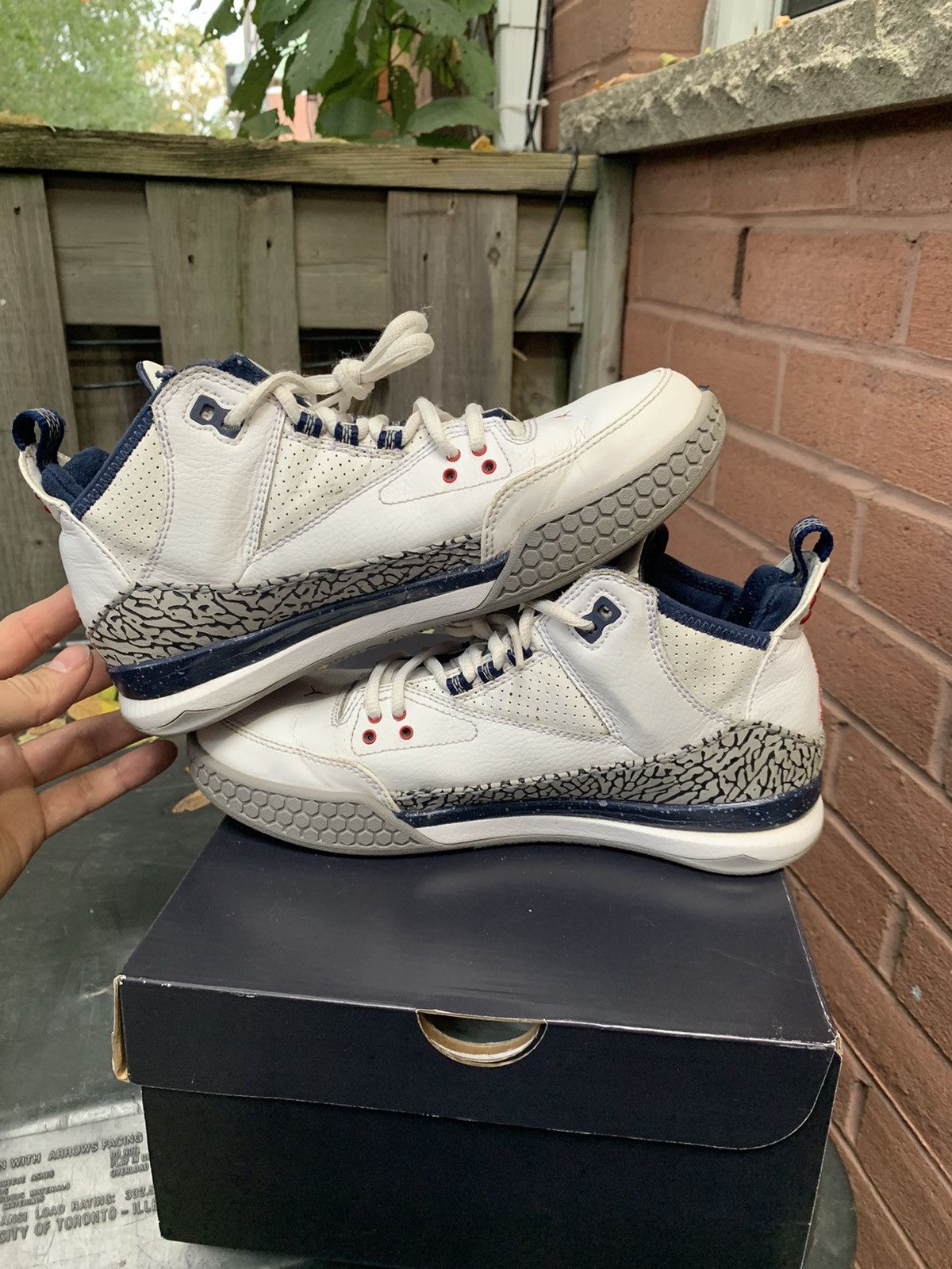 Nike Jordan CP3 Tribute White Vrsty Red Midnight Navy Cement Grey Size US 6.5 / EU 39-40 - 3 Thumbnail