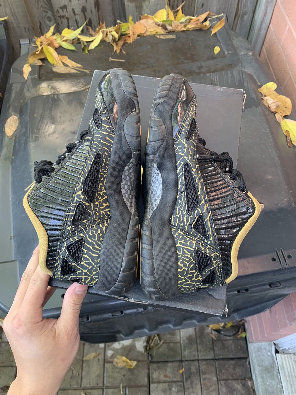 Jordan Brand Jordan 11 Low IE Black Gold Size US 5 / EU 37 - 5 Thumbnail