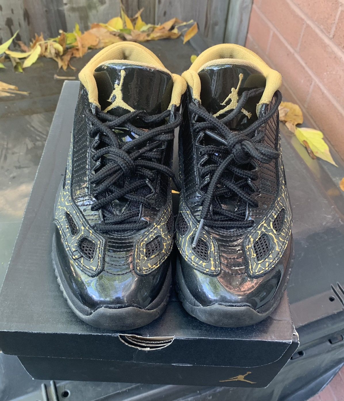Jordan Brand Jordan 11 Low IE Black Gold Size US 5 / EU 37 - 2 Thumbnail