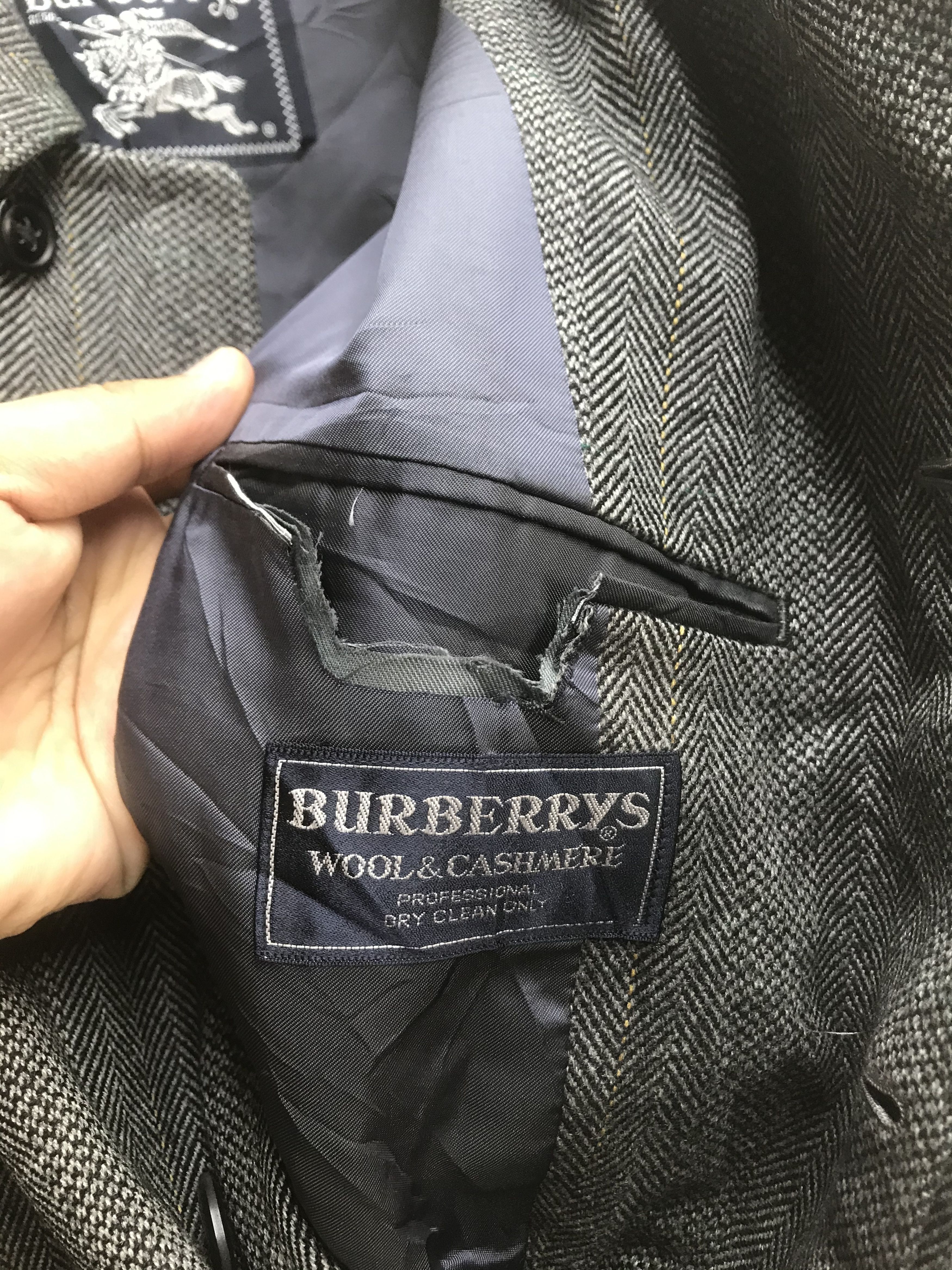 Burberry AUTHEN VINTAGE BURBERRY HERRINGBONE TWILL OVERCOAT Size US L / EU 52-54 / 3 - 7 Thumbnail