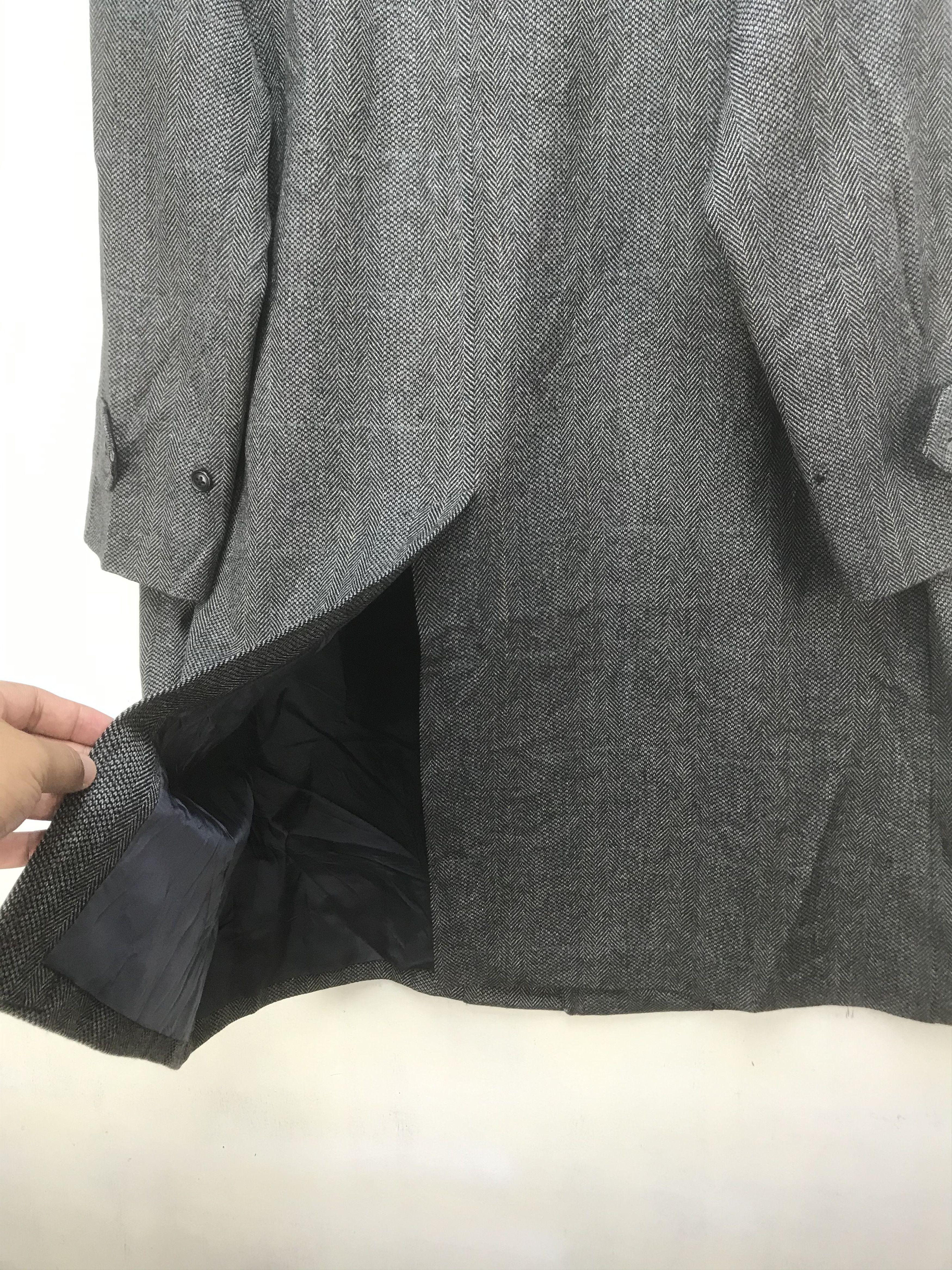 Burberry AUTHEN VINTAGE BURBERRY HERRINGBONE TWILL OVERCOAT Size US L / EU 52-54 / 3 - 5 Thumbnail
