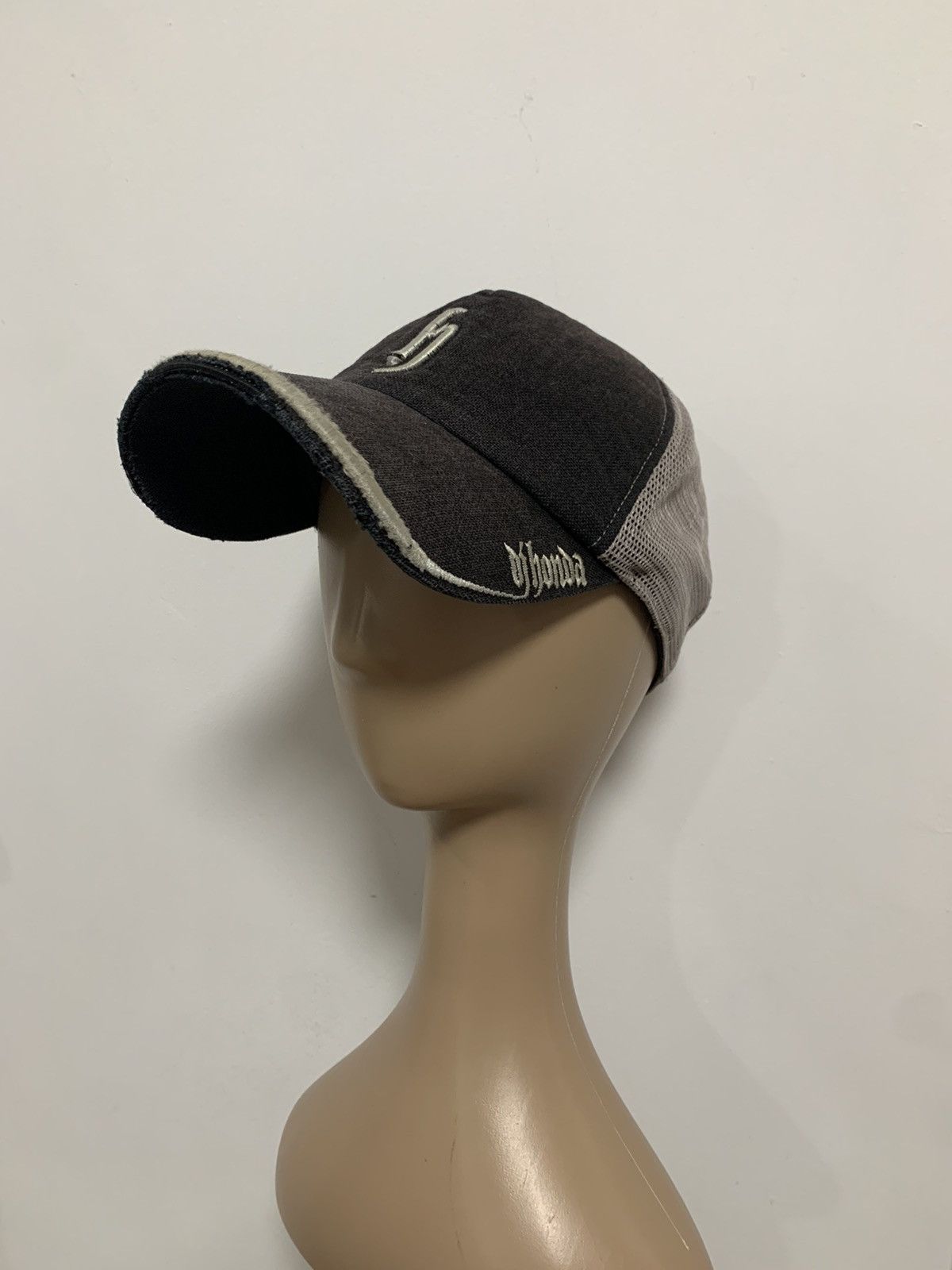 image of Japanese Hip-Hop Dj Honda Distressed H Logo Trucker Hats in Faded, Men's