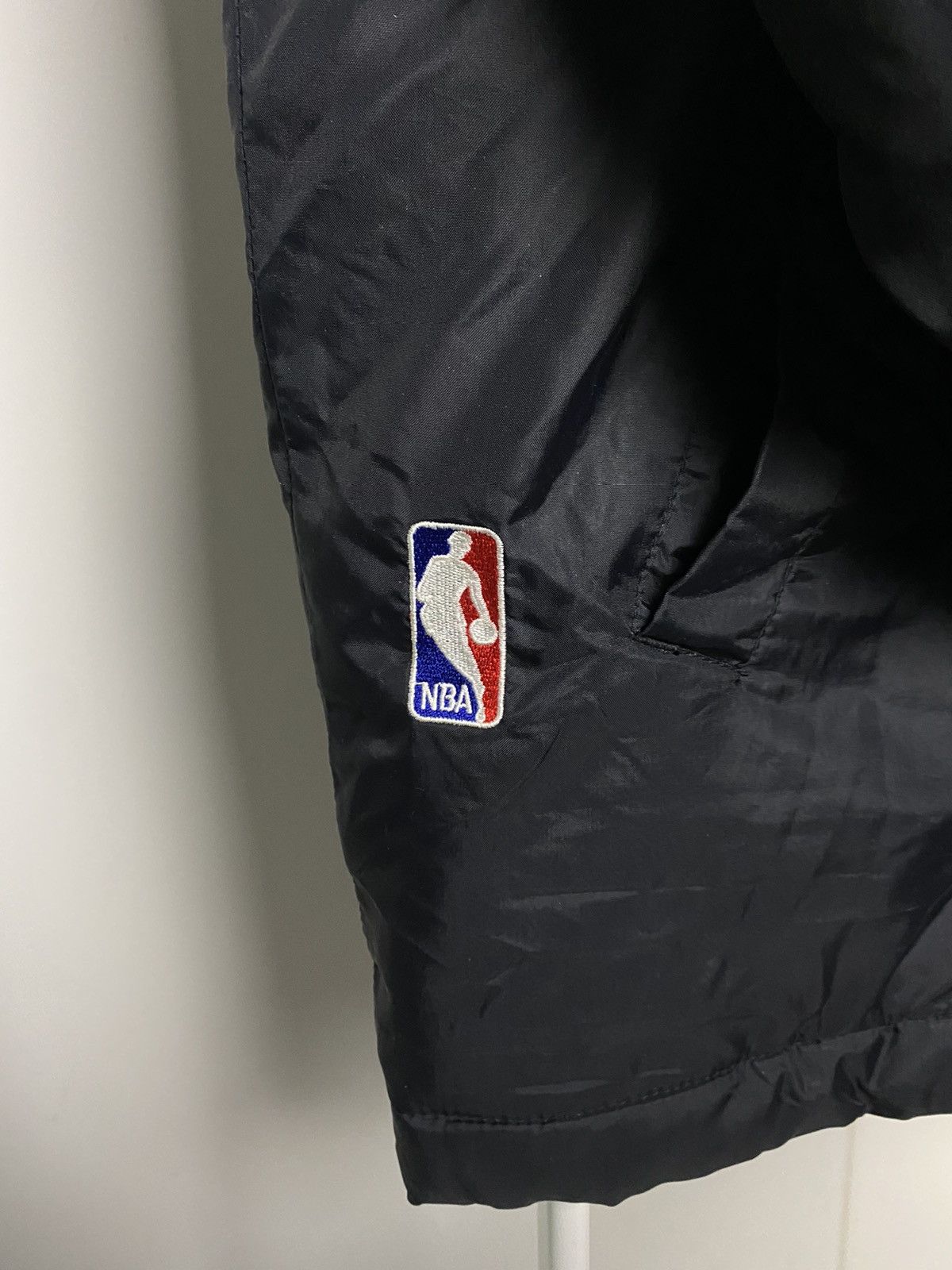 NBA × Starter × Vintage Charlotte Hornets Vintage big logo starter black jacket Size US XL / EU 56 / 4 - 6 Thumbnail