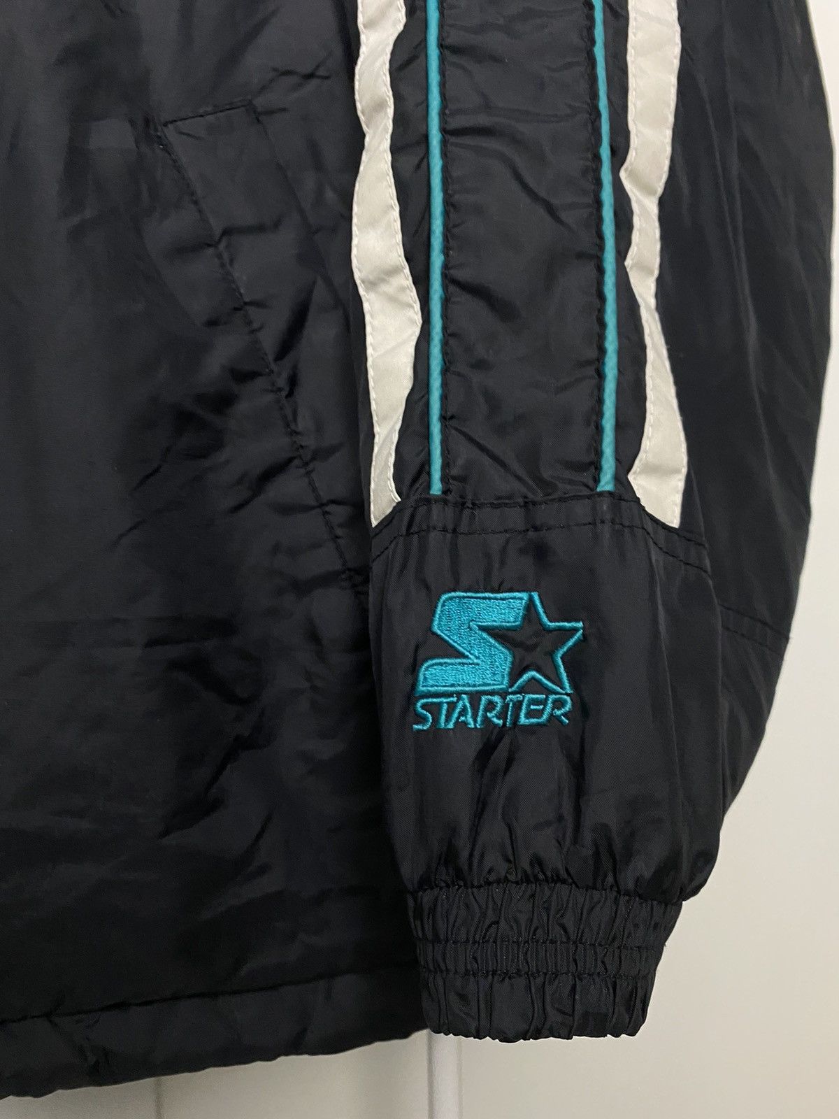 NBA × Starter × Vintage Charlotte Hornets Vintage big logo starter black jacket Size US XL / EU 56 / 4 - 3 Thumbnail