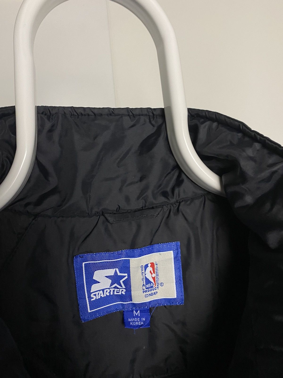 NBA × Starter × Vintage Charlotte Hornets Vintage big logo starter black jacket Size US XL / EU 56 / 4 - 4 Thumbnail