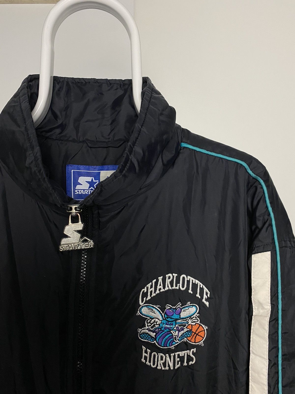 NBA × Starter × Vintage Charlotte Hornets Vintage big logo starter black jacket Size US XL / EU 56 / 4 - 2 Thumbnail