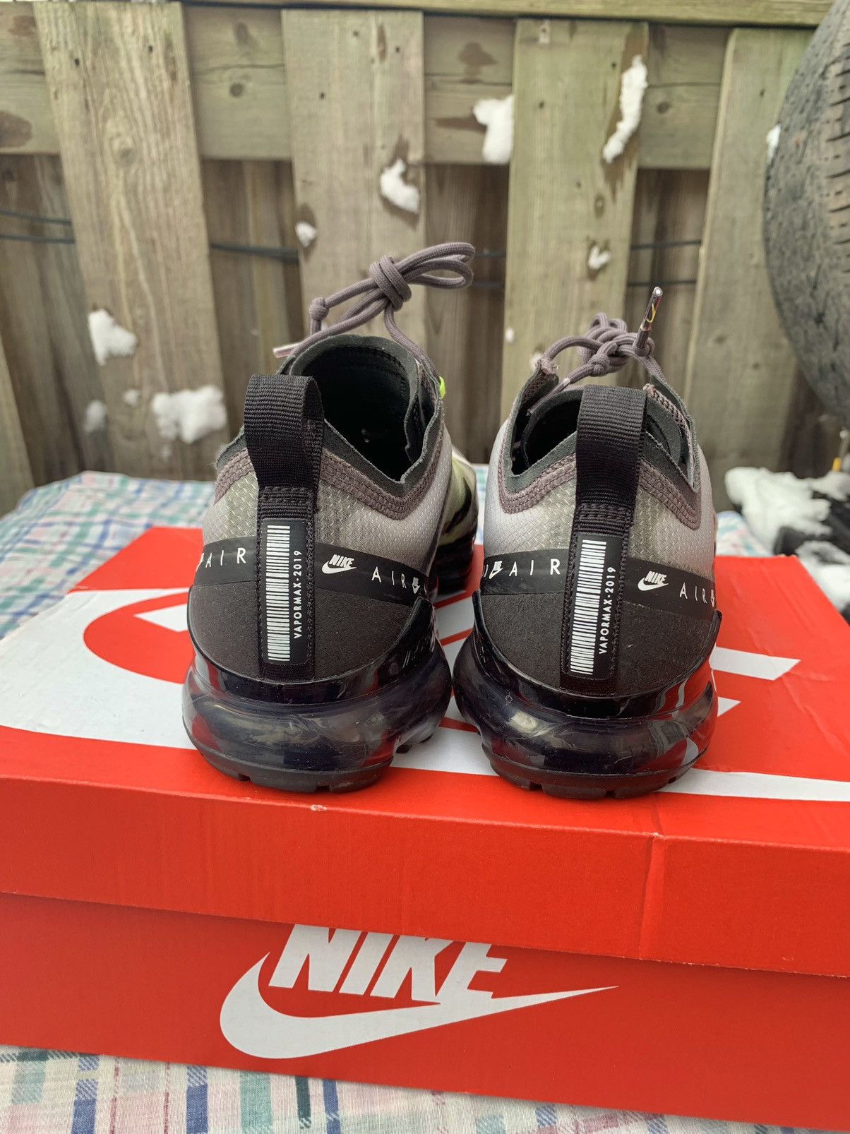 Nike Nike Air VaporMax 2019 Atmosphere Grey - Volt Size US 9 / EU 42 - 8 Thumbnail