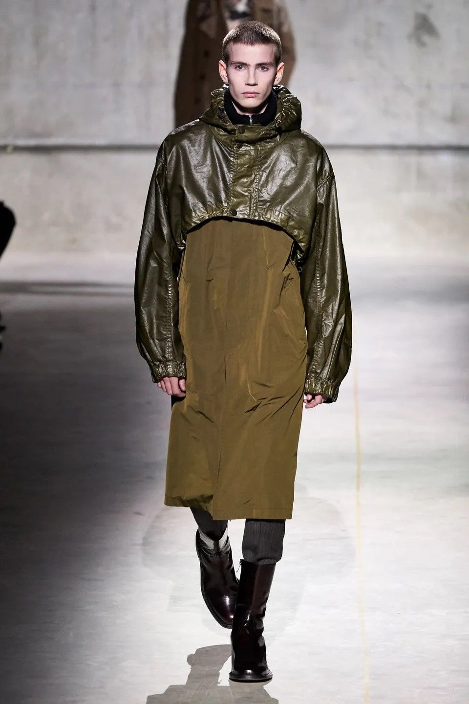 Dries Van Noten 1 of 1 Dries Van Noten runway fw 2021 cropped parka Size US M / EU 48-50 / 2 - 2 Thumbnail