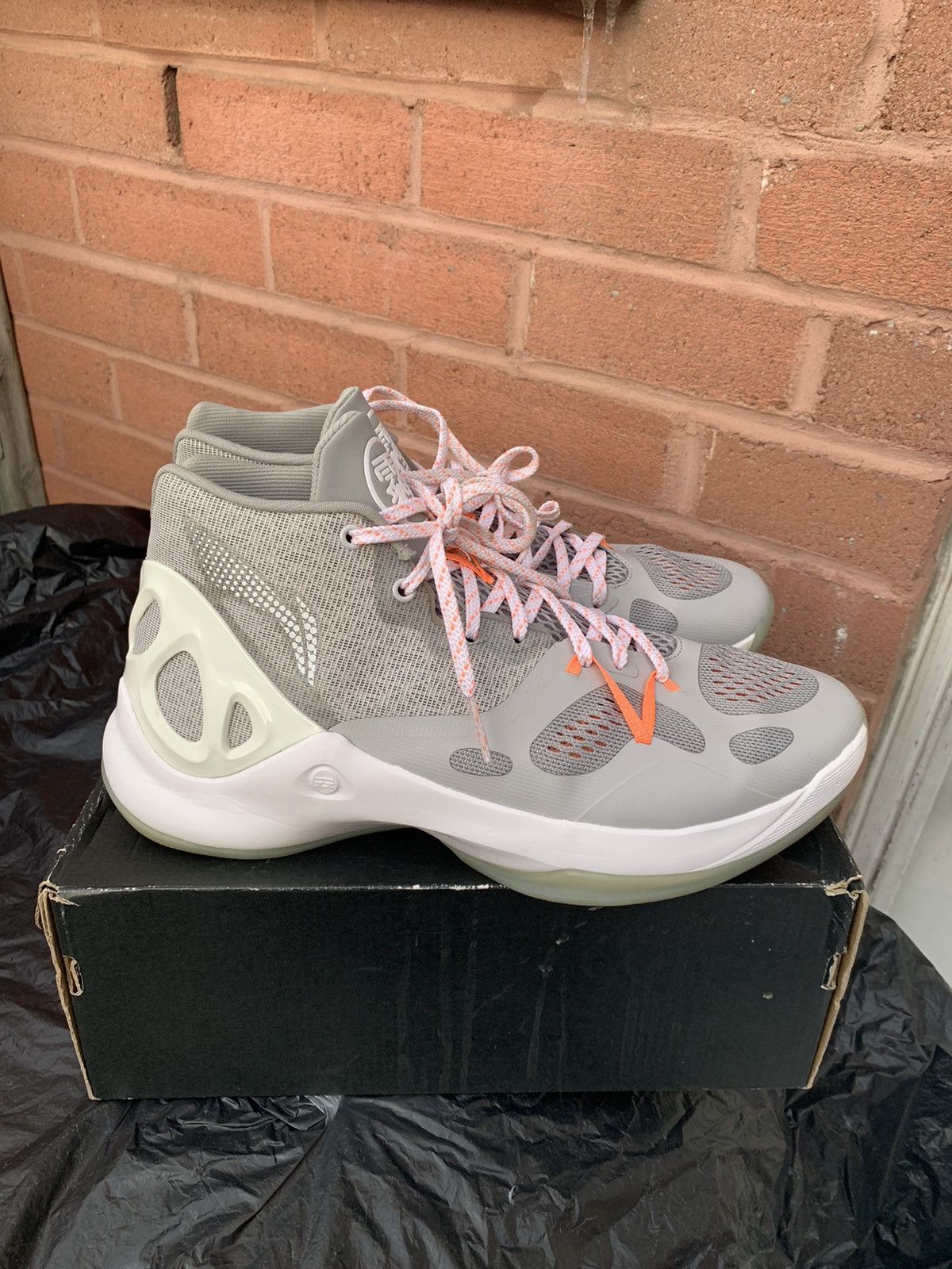 Li-Ning × NBA Li Ning BB Lite Sonic 5 No Haze Size US 11 / EU 44 - 1 Thumbnail