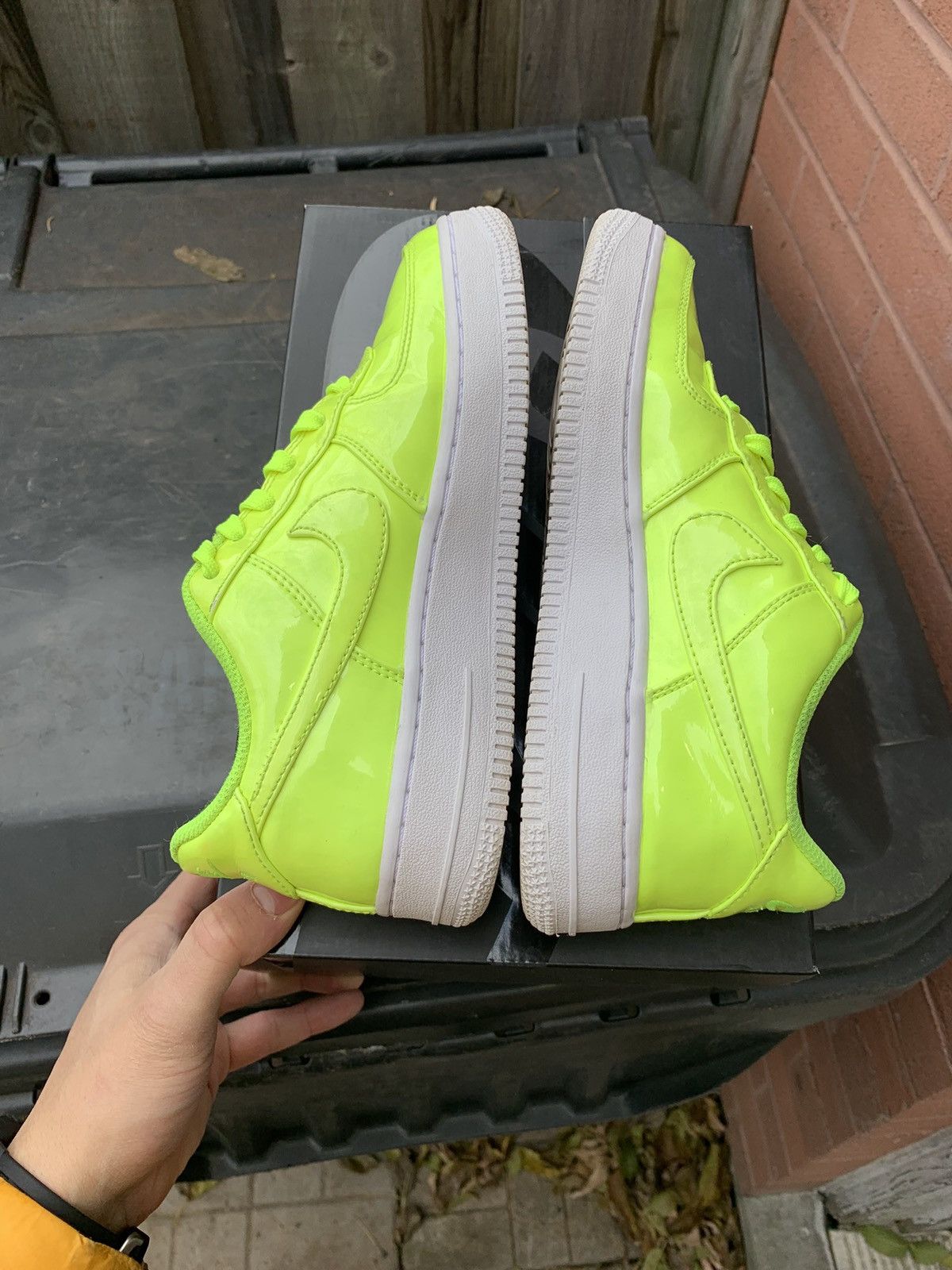 Nike Air Force One LV8 UV GS Volt Size US 5 / EU 37 - 5 Thumbnail